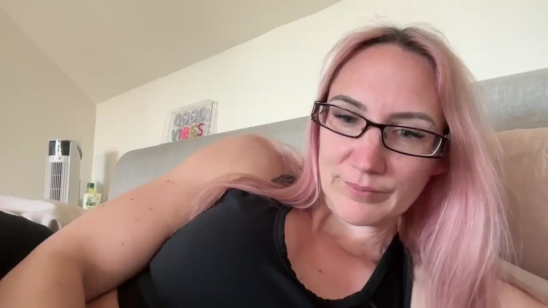 Gallery image thumbnail from Bellanoirxx's myfreecams stream on, 04/24/2026, 08:57 image 8 of 20