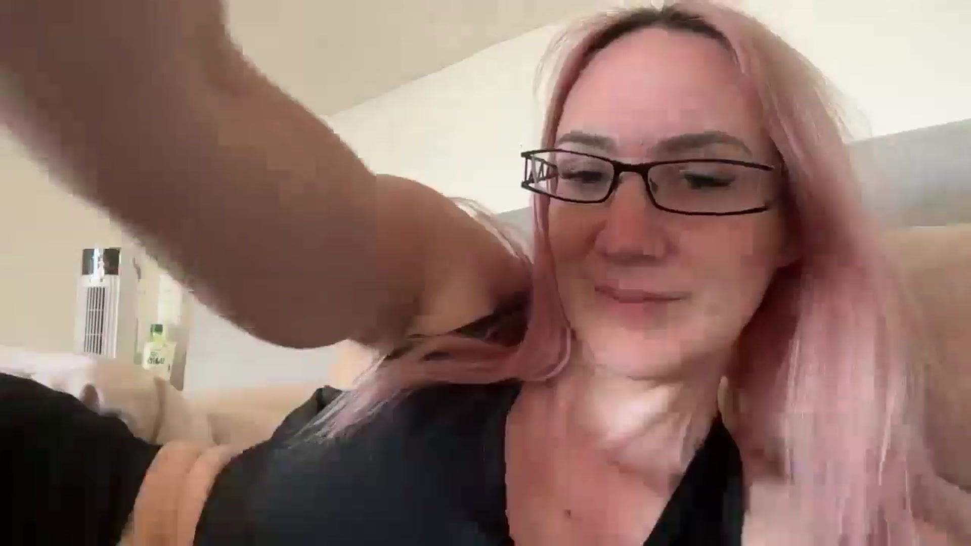 Gallery image thumbnail from Bellanoirxx's myfreecams stream on, 04/24/2026, 08:57 image 9 of 20