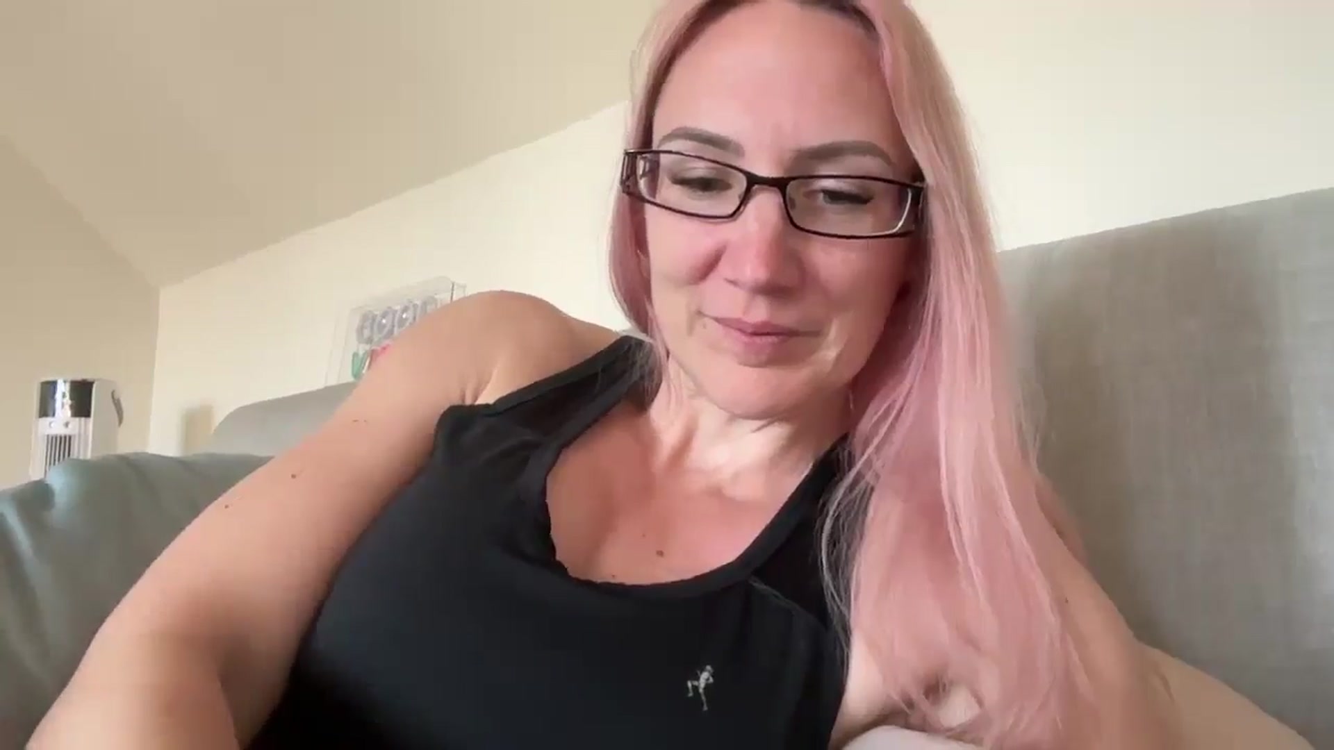 Gallery image thumbnail from Bellanoirxx's myfreecams stream on, 04/24/2026, 08:57 image 18 of 20
