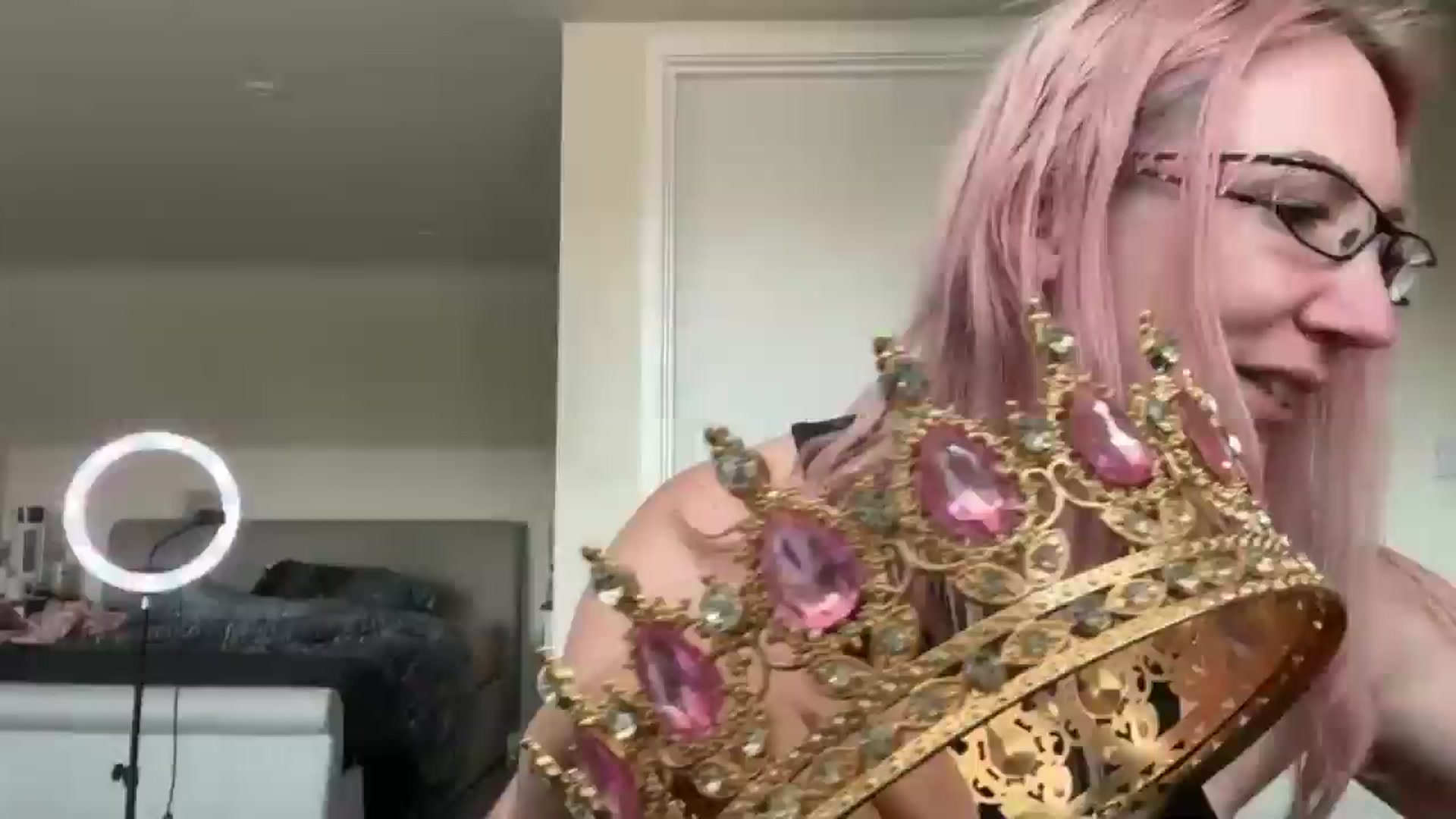 Gallery image thumbnail from Bellanoirxx's myfreecams stream on, 04/25/2026, 10:12 image 9 of 20