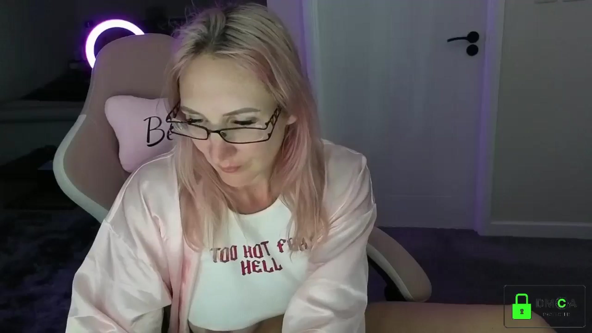 Gallery image thumbnail from Bellanoirxx's myfreecams stream on, 04/25/2026, 22:45 image 19 of 20