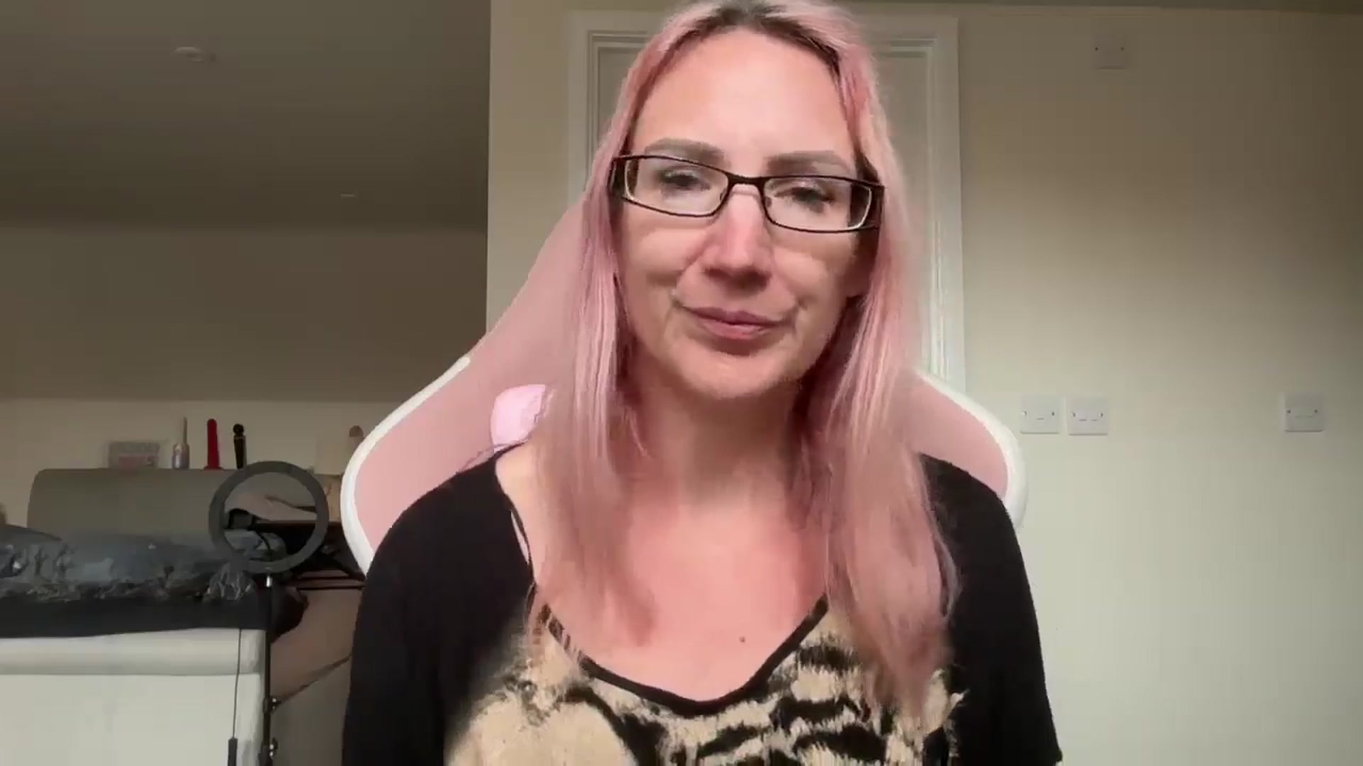 Gallery image thumbnail from Bellanoirxx's myfreecams stream on, 04/28/2026, 09:40 image 12 of 20