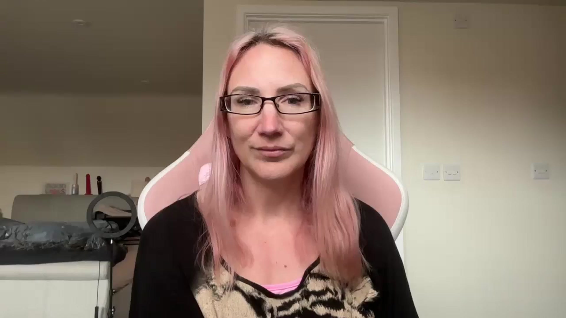 Gallery image thumbnail from Bellanoirxx's myfreecams stream on, 04/28/2026, 09:40 image 4 of 20