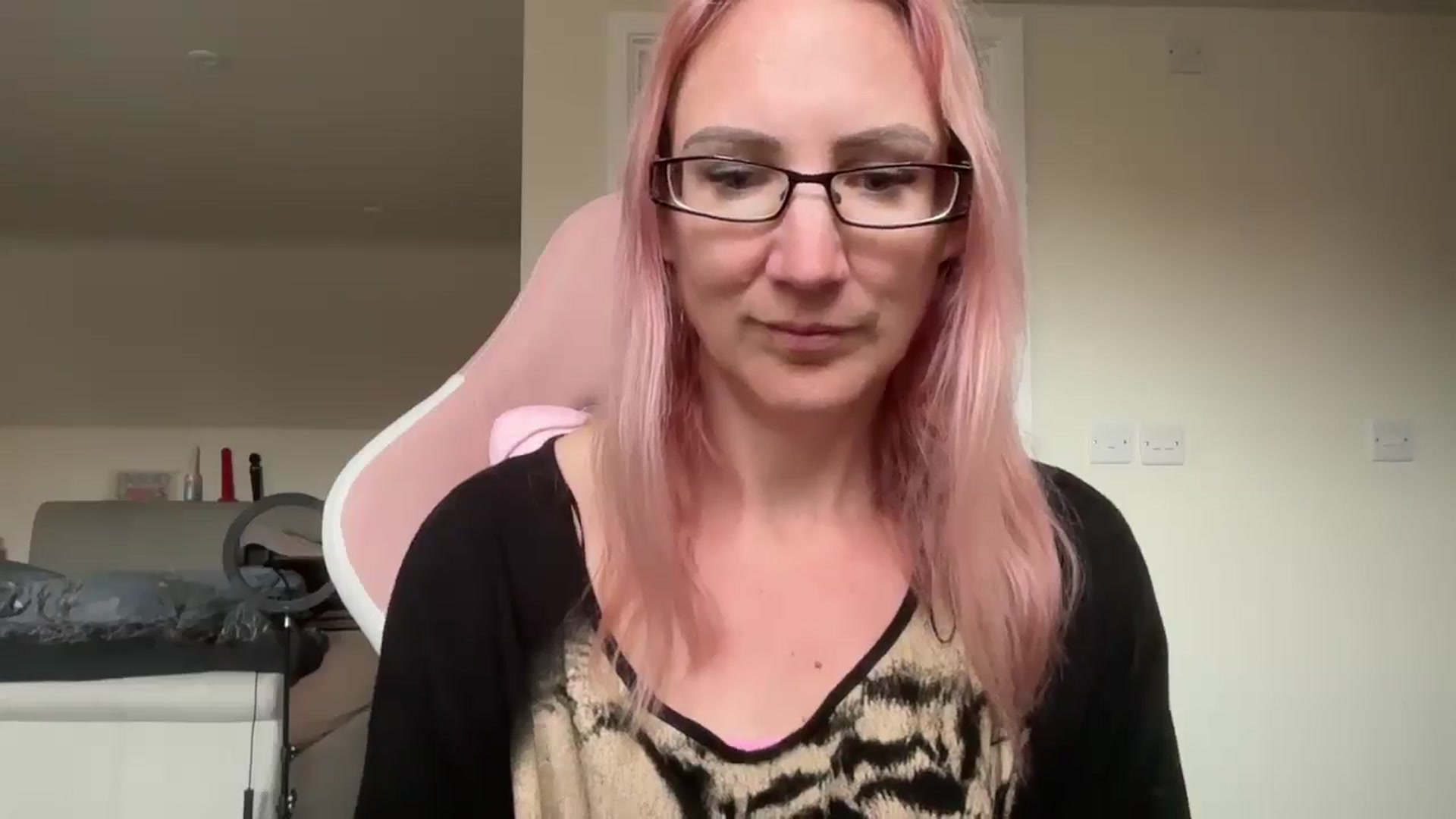 Gallery image thumbnail from Bellanoirxx's myfreecams stream on, 04/28/2026, 09:40 image 11 of 20