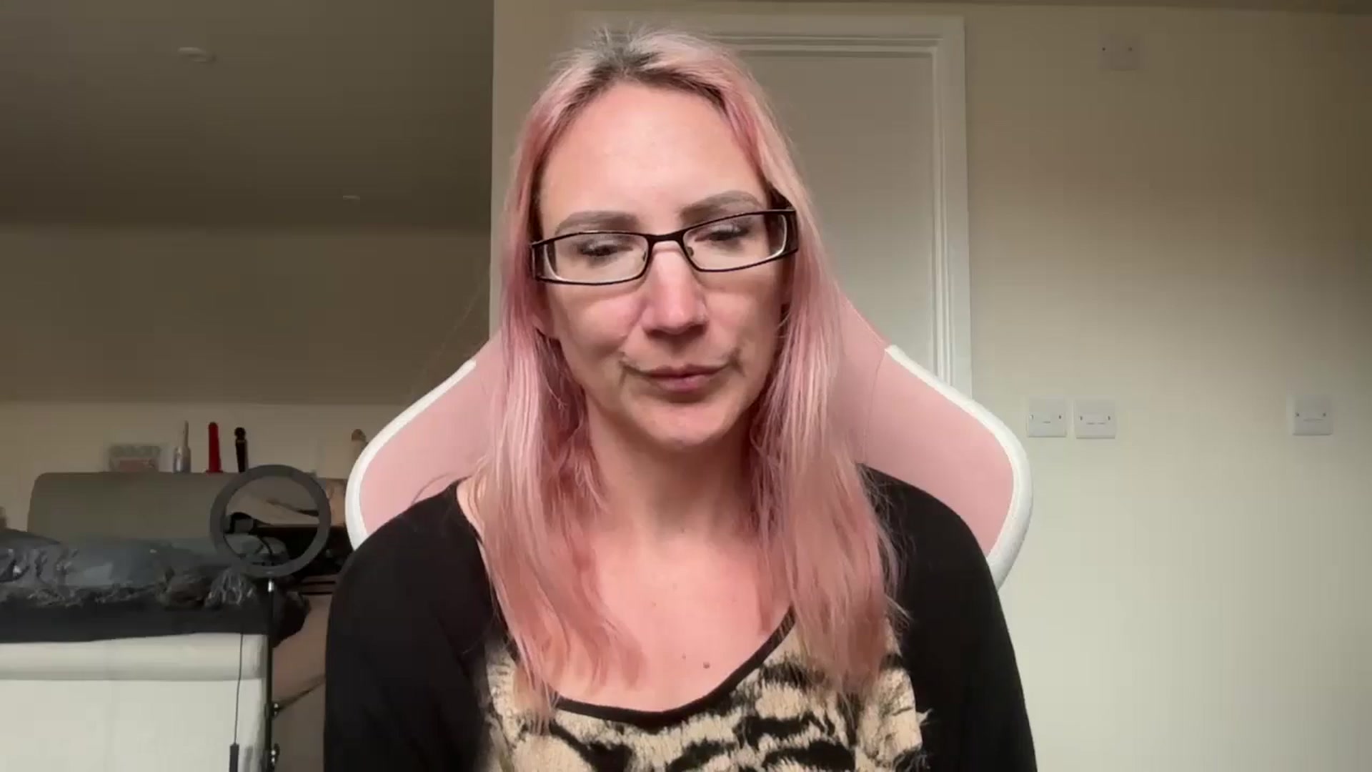 Gallery image thumbnail from Bellanoirxx's myfreecams stream on, 04/28/2026, 09:40 image 14 of 20