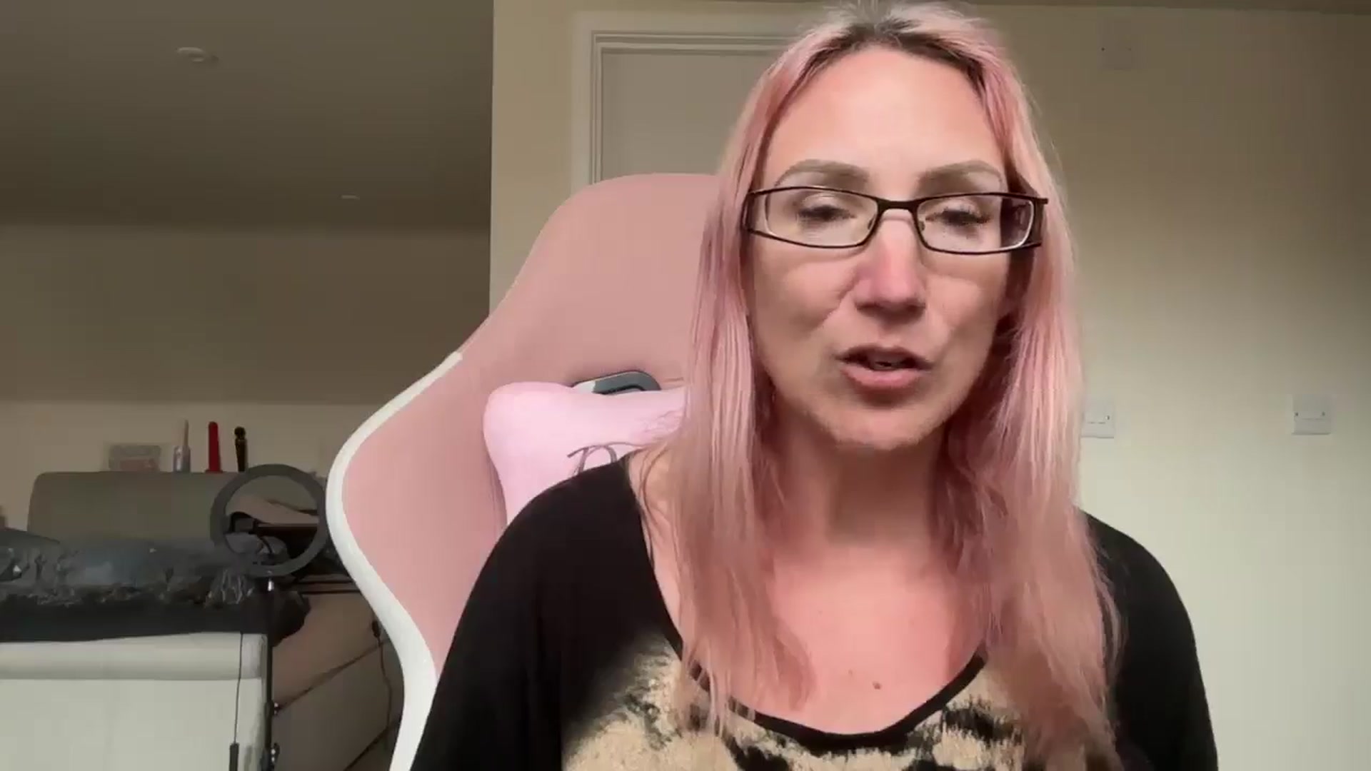 Gallery image thumbnail from Bellanoirxx's myfreecams stream on, 04/28/2026, 09:40 image 16 of 20