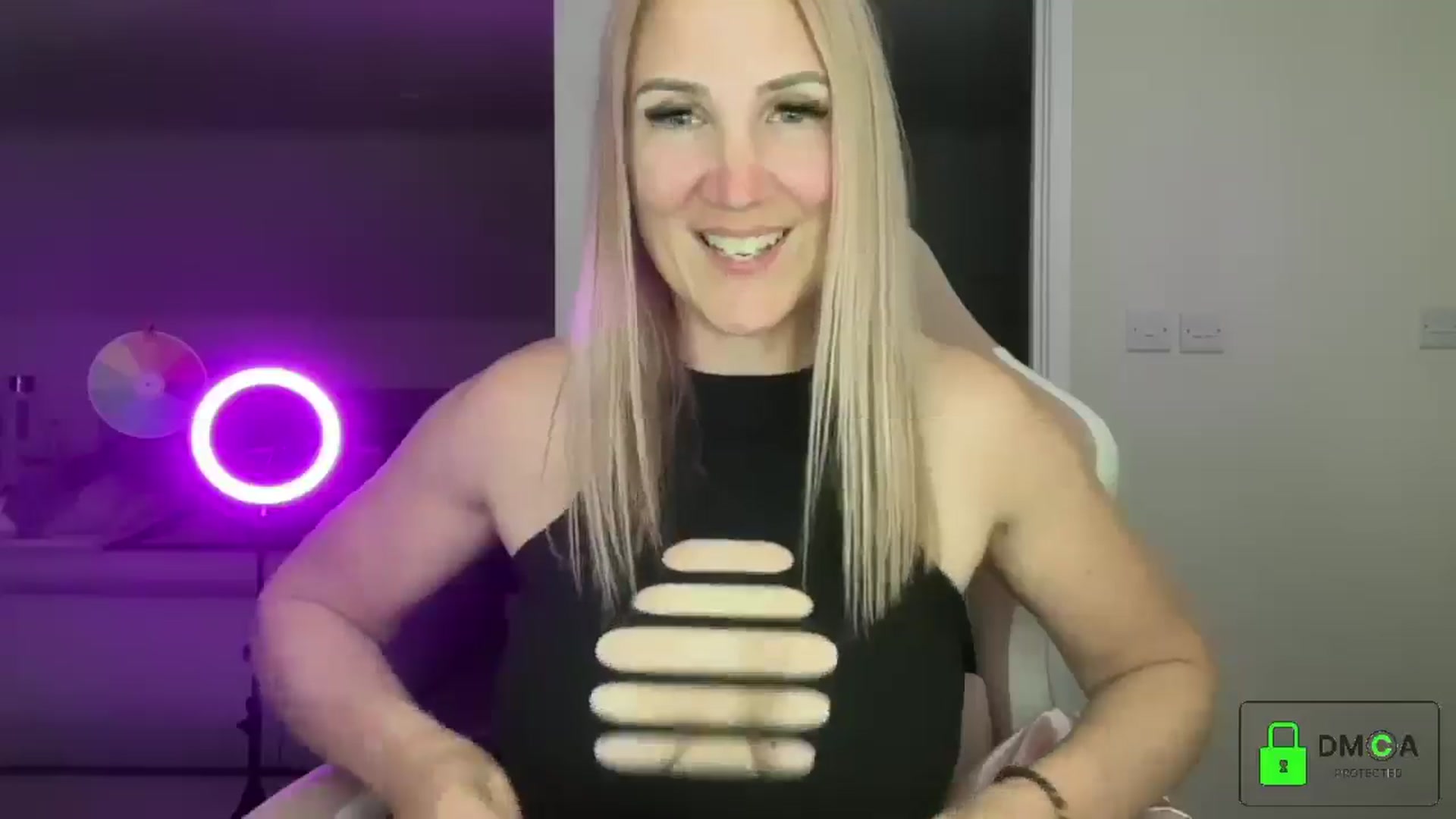 Gallery image thumbnail from Bellanoirxx's myfreecams stream on, 04/30/2026, 21:46 image 11 of 20