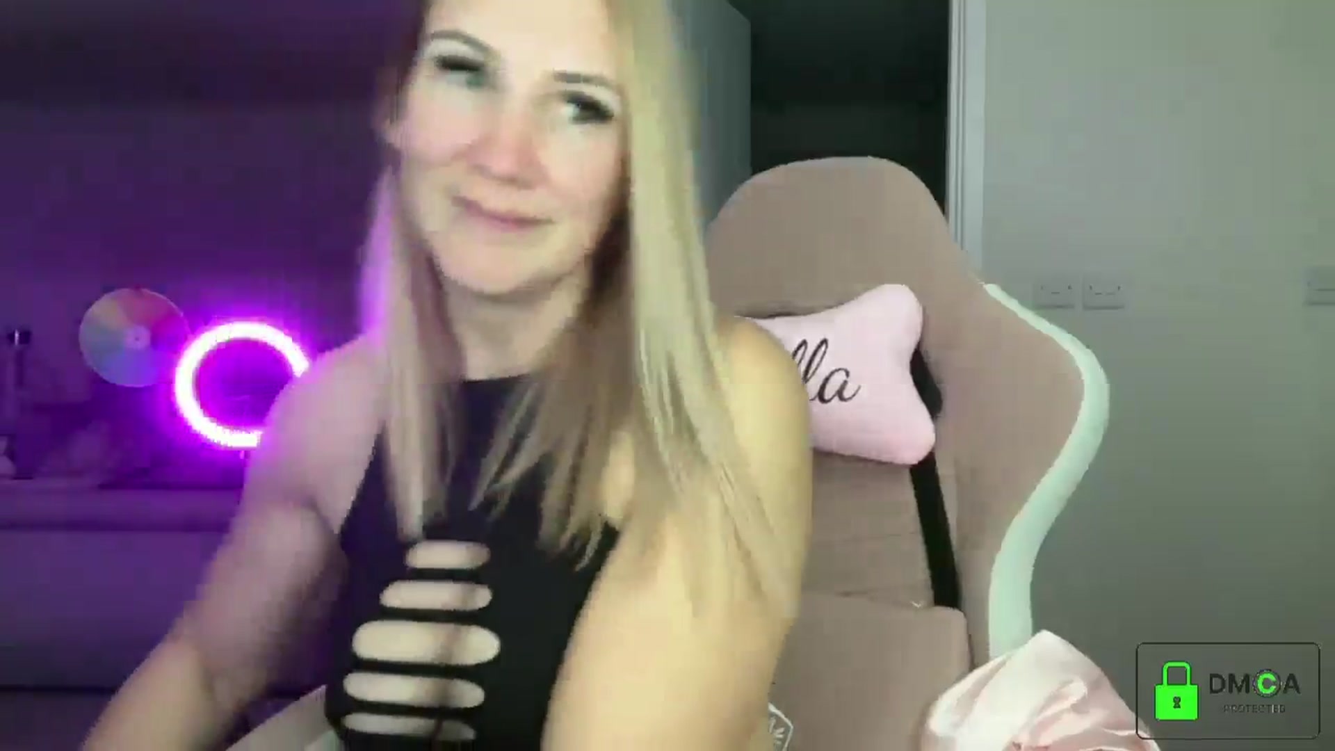 Gallery image thumbnail from Bellanoirxx's myfreecams stream on, 04/30/2026, 21:46 image 3 of 20