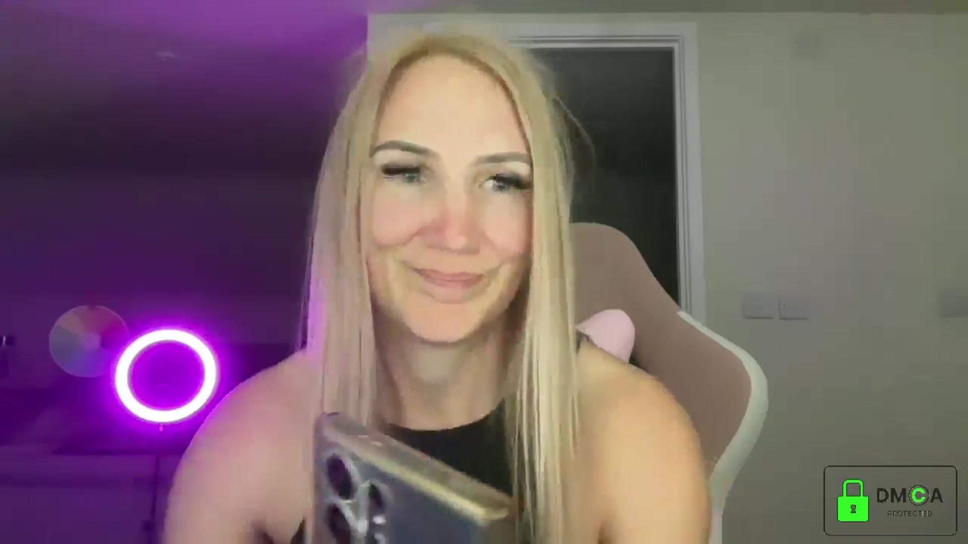 Gallery image thumbnail from Bellanoirxx's myfreecams stream on, 04/30/2026, 22:13 image 4 of 20