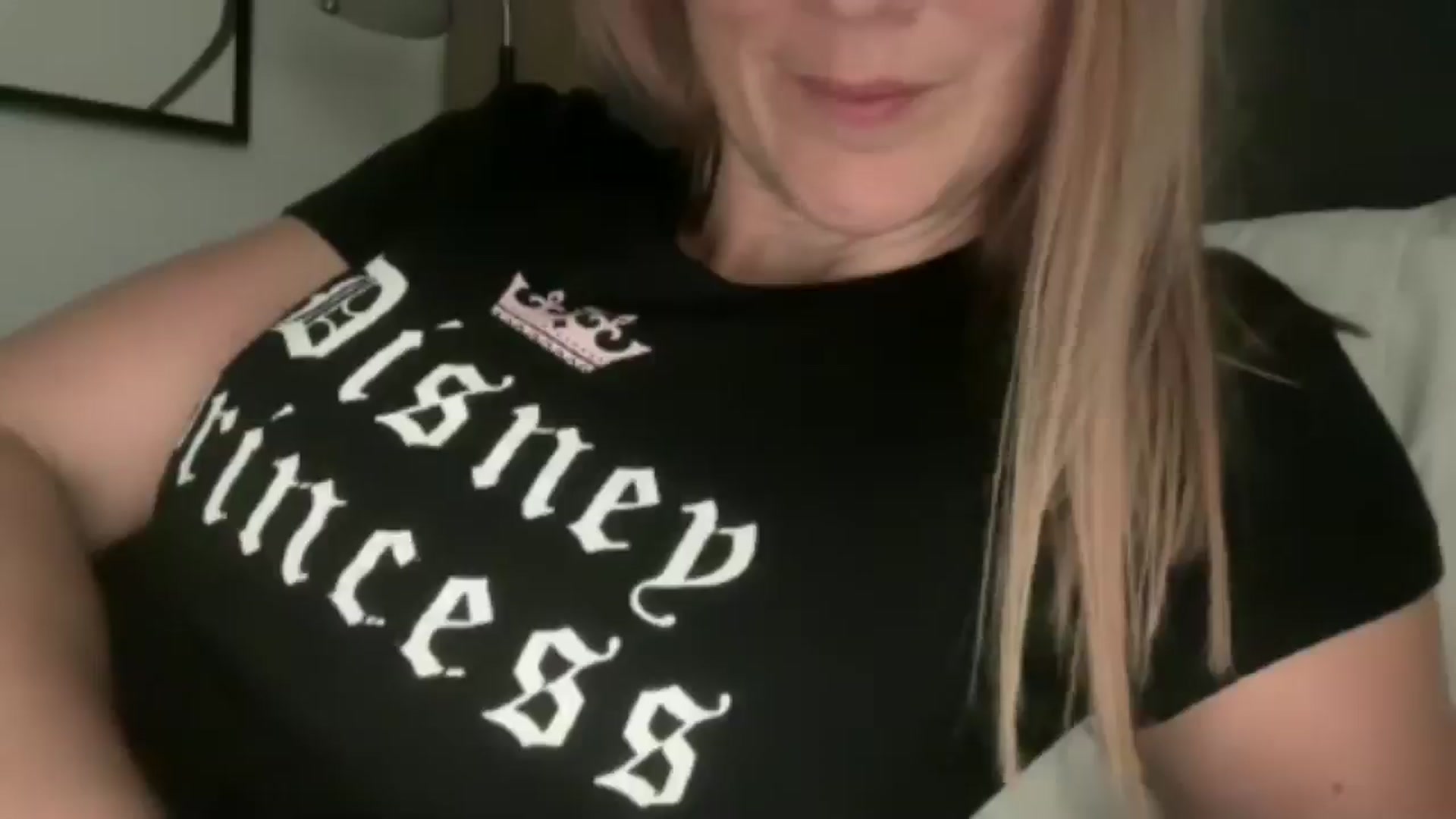 Gallery image thumbnail from Bellanoirxx's myfreecams stream on, 05/02/2026, 23:03 image 4 of 20