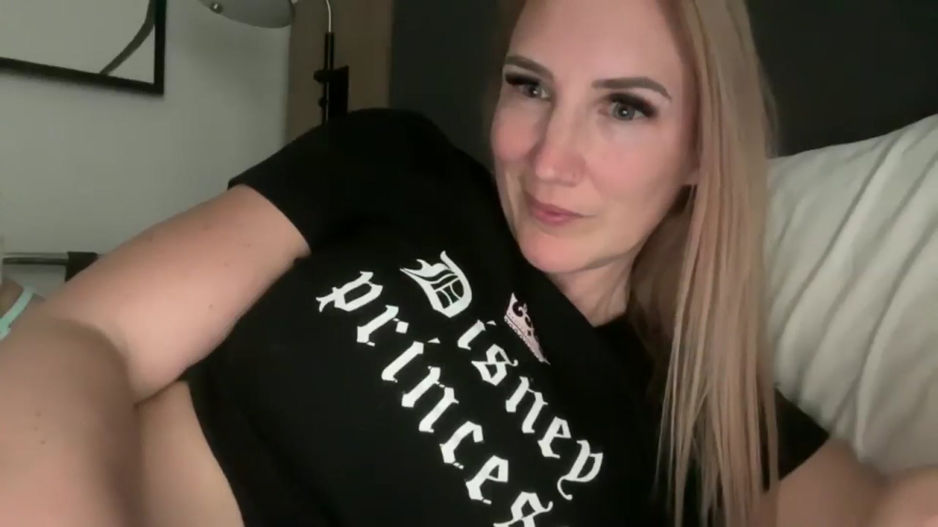 Gallery image thumbnail from Bellanoirxx's myfreecams stream on, 05/02/2026, 23:03 image 3 of 20