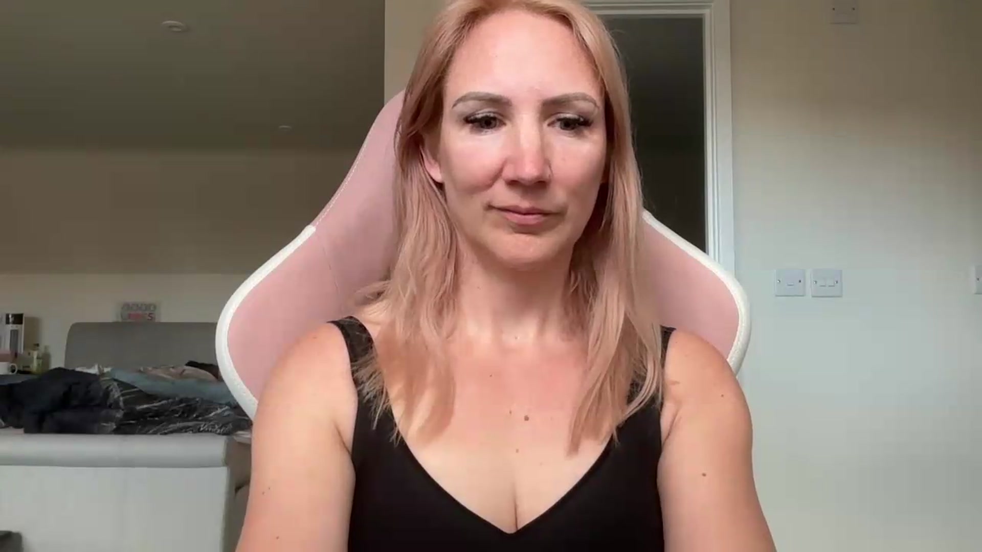 Gallery image thumbnail from Bellanoirxx's myfreecams stream on, 05/05/2026, 09:28 image 4 of 20