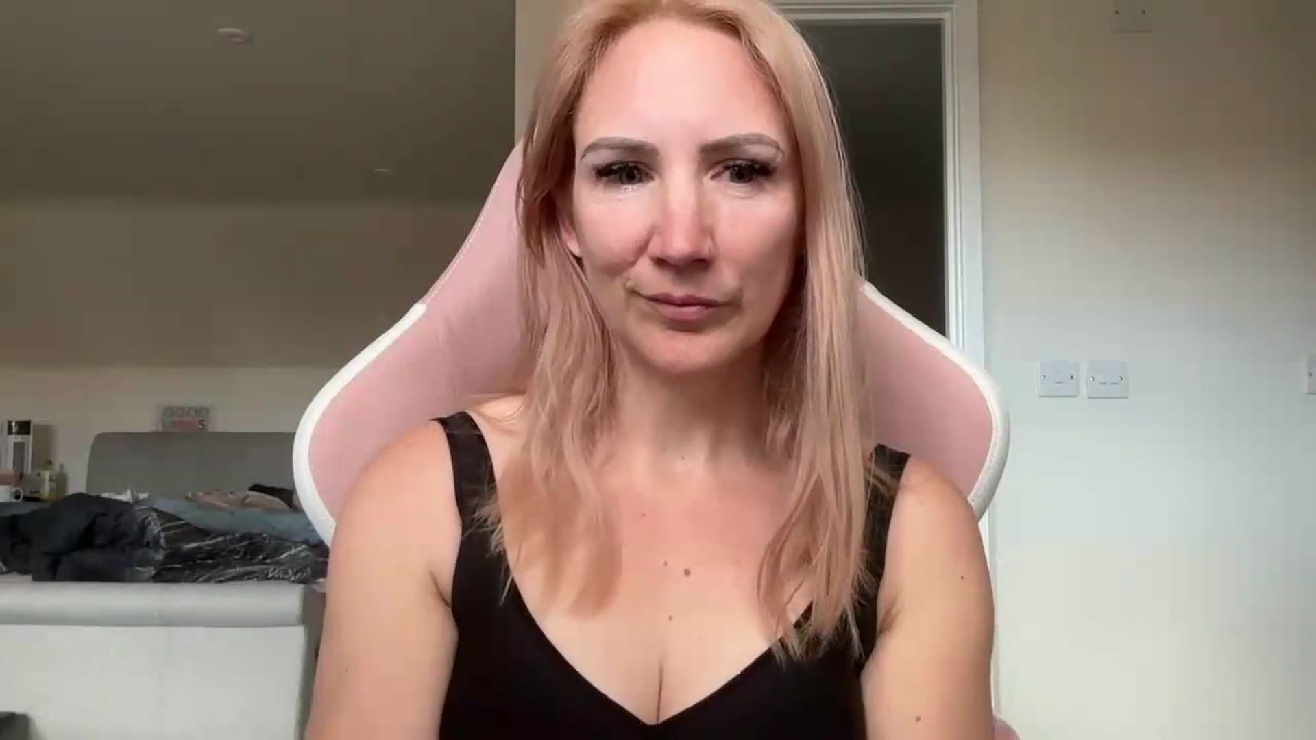 Gallery image thumbnail from Bellanoirxx's myfreecams stream on, 05/05/2026, 09:28 image 5 of 20