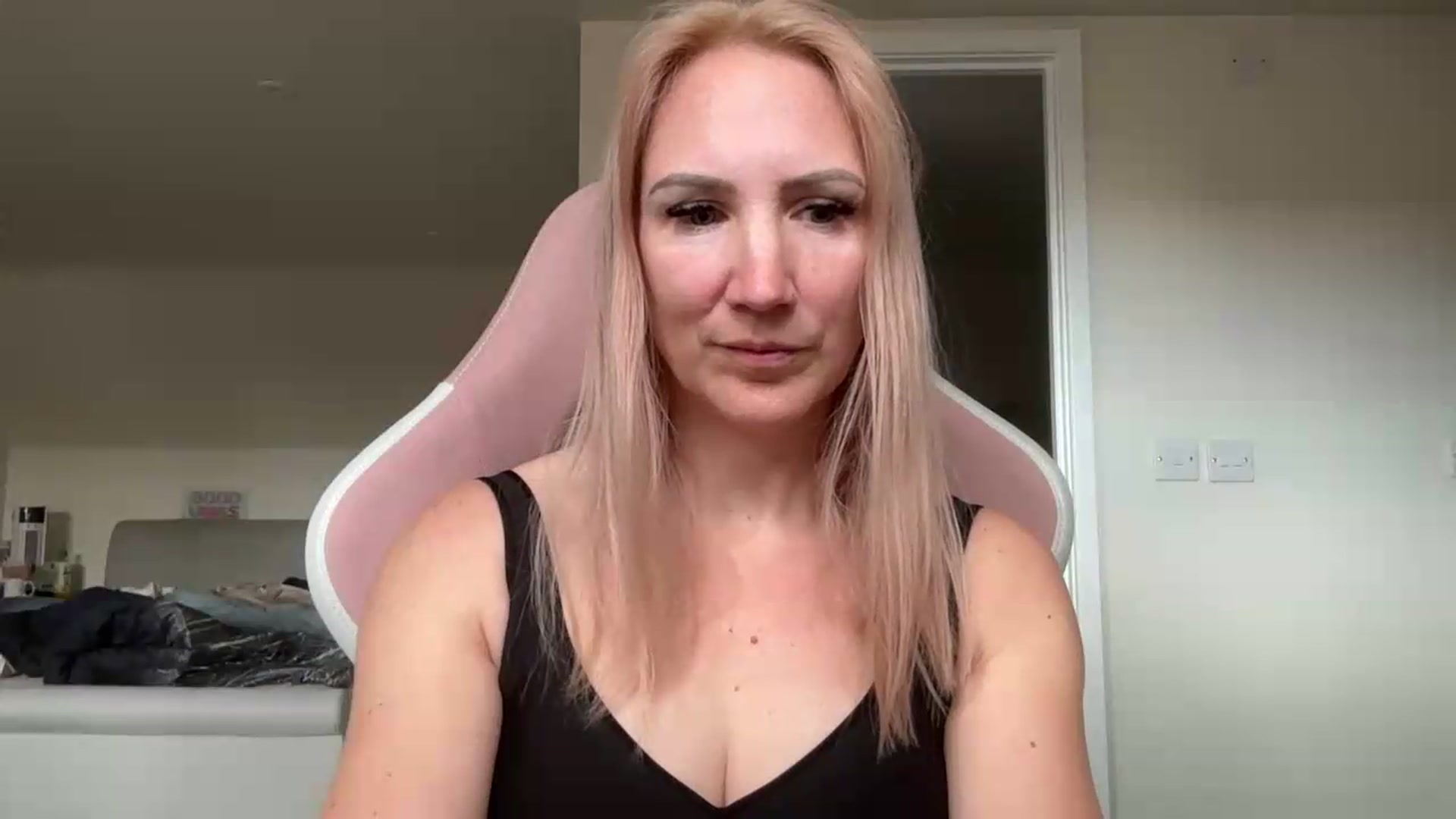 Gallery image thumbnail from Bellanoirxx's myfreecams stream on, 05/05/2026, 09:28 image 9 of 20