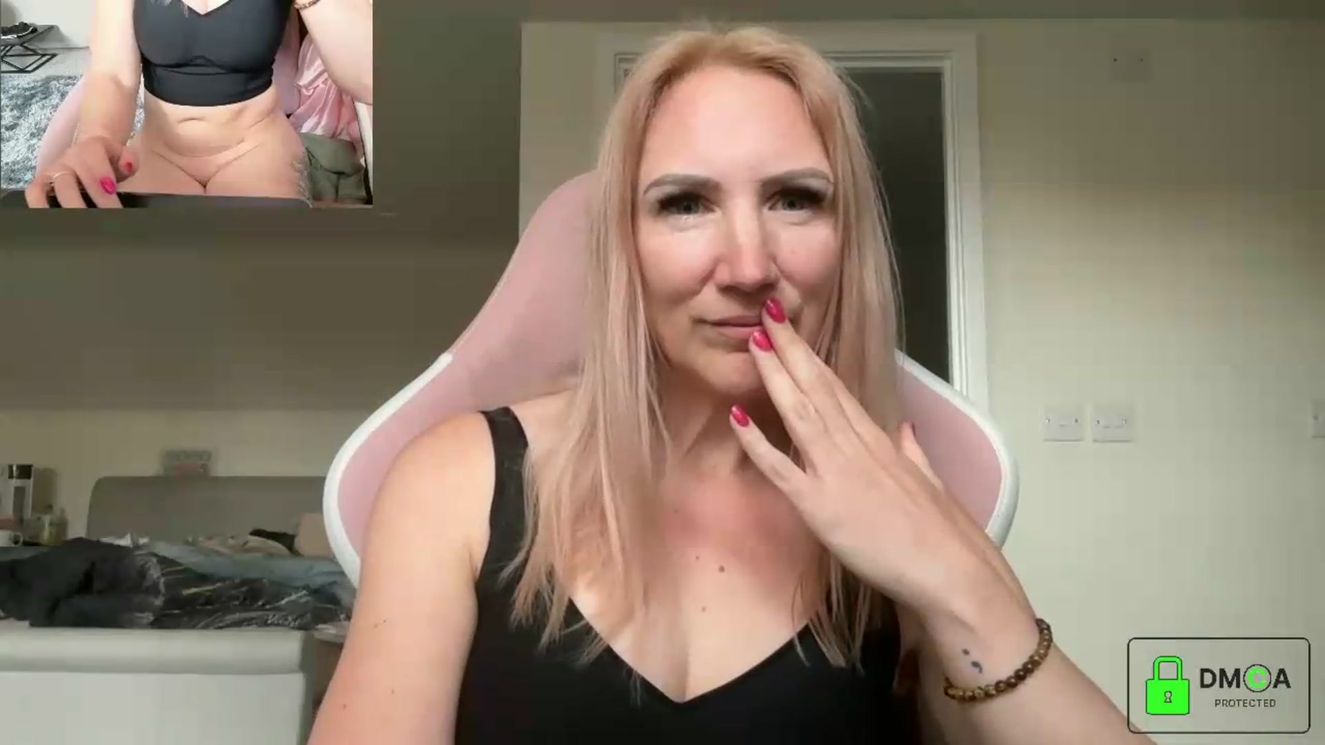 Gallery image thumbnail from Bellanoirxx's myfreecams stream on, 05/05/2026, 09:28 image 15 of 20