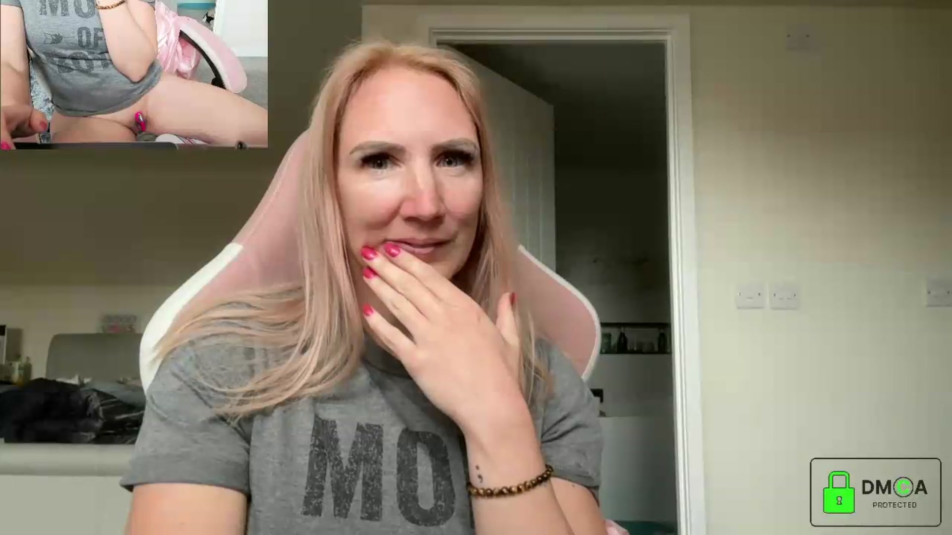 Gallery image thumbnail from Bellanoirxx's myfreecams stream on, 05/05/2026, 10:41 image 11 of 20