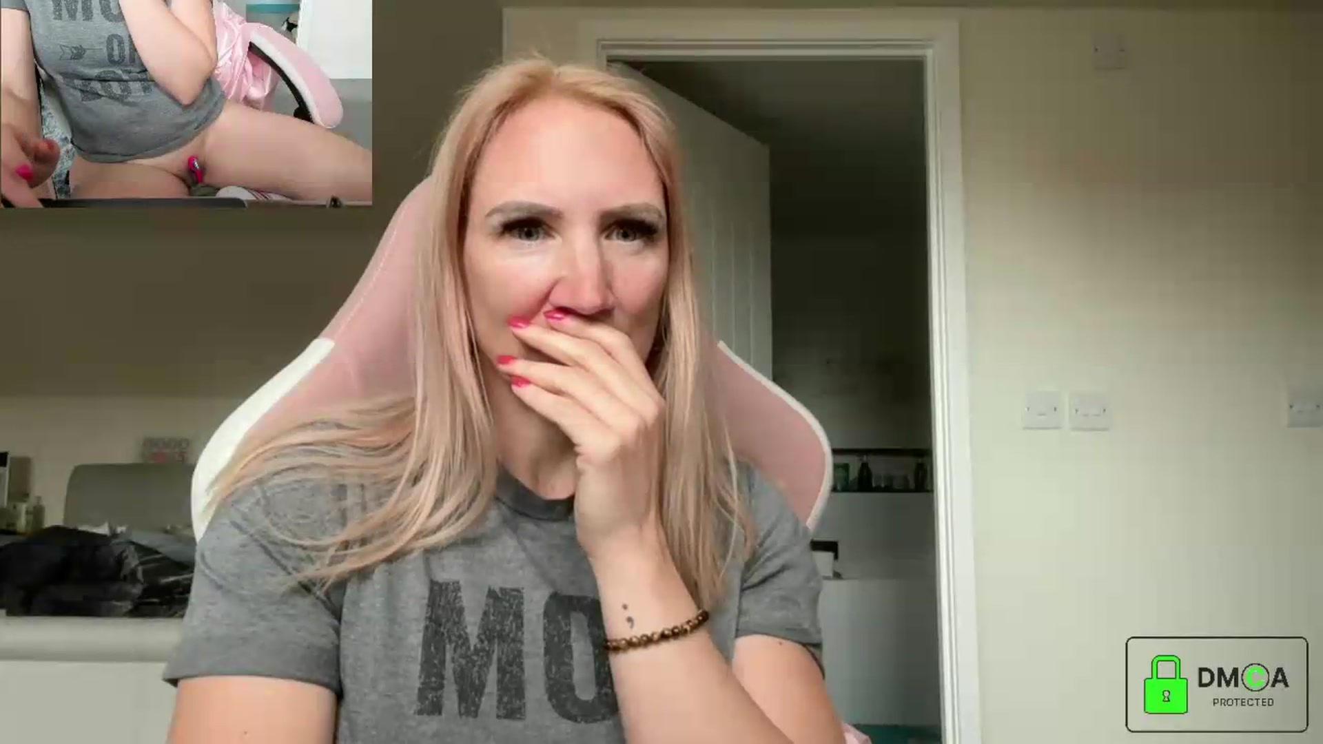 Gallery image thumbnail from Bellanoirxx's myfreecams stream on, 05/05/2026, 10:41 image 12 of 20