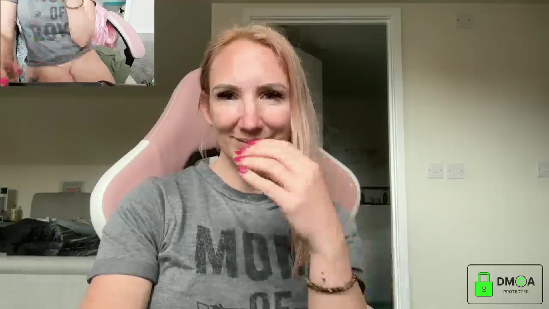 Gallery image thumbnail from Bellanoirxx's myfreecams stream on, 05/05/2026, 10:41 image 18 of 20