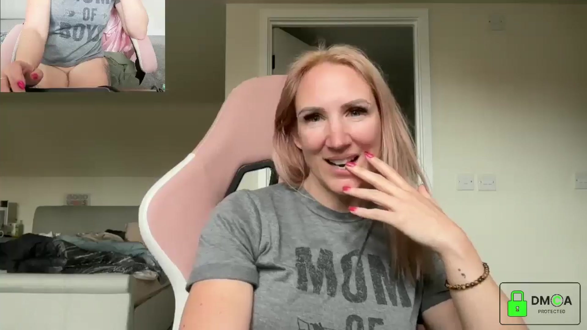 Gallery image thumbnail from Bellanoirxx's myfreecams stream on, 05/05/2026, 10:41 image 17 of 20