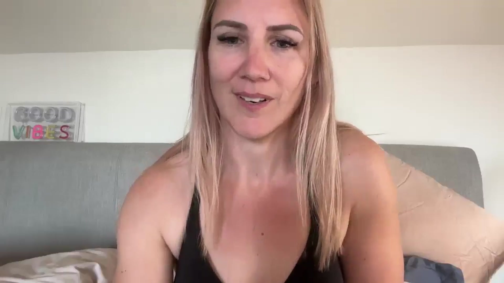 Gallery image thumbnail from Bellanoirxx's myfreecams stream on, 05/08/2026, 10:22 image 20 of 20