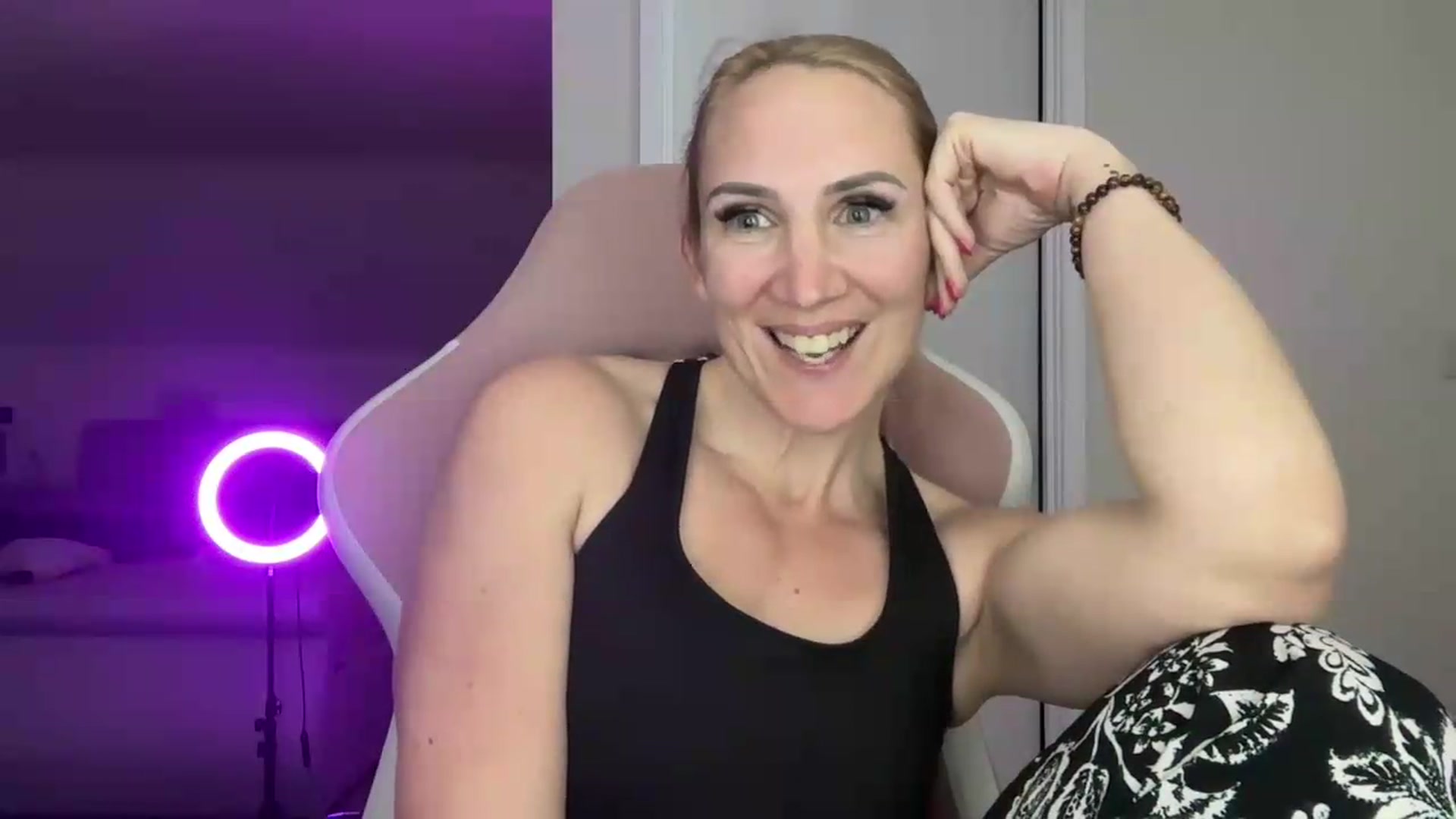 Gallery image thumbnail from Bellanoirxx's myfreecams stream on, 05/12/2026, 22:27 image 2 of 20