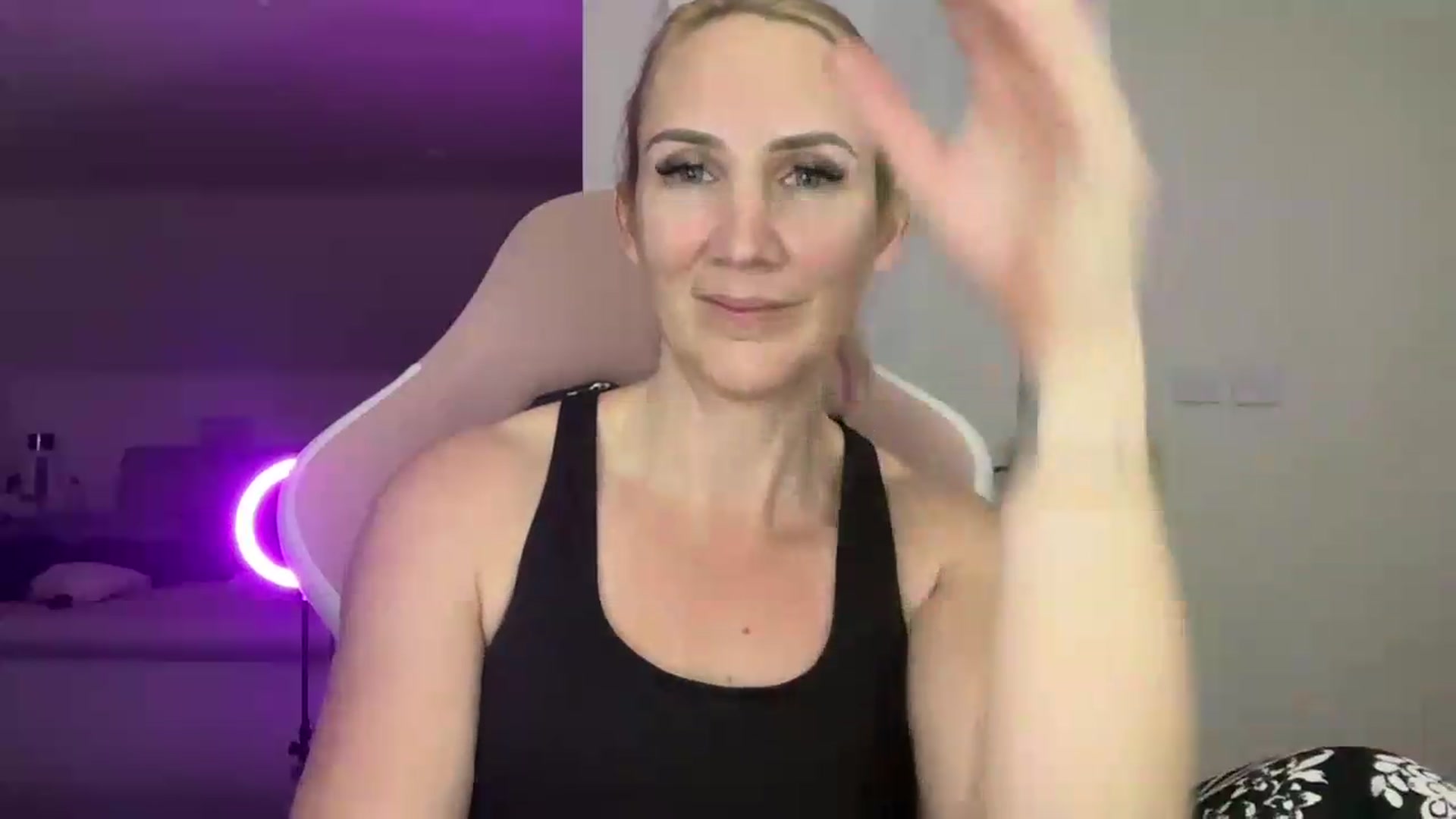 Gallery image thumbnail from Bellanoirxx's myfreecams stream on, 05/12/2026, 22:27 image 3 of 20