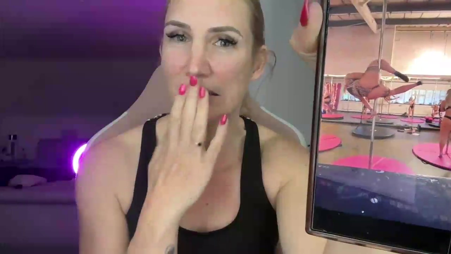 Gallery image thumbnail from Bellanoirxx's myfreecams stream on, 05/12/2026, 22:27 image 4 of 20