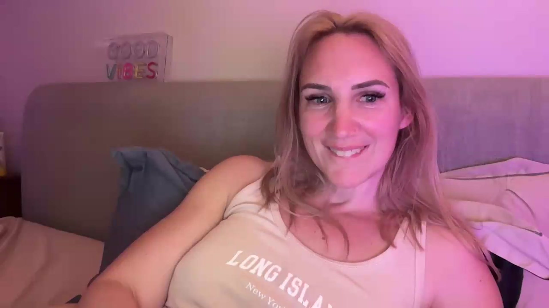 Gallery image thumbnail from Bellanoirxx's myfreecams stream on, 05/13/2026, 23:15 image 2 of 20