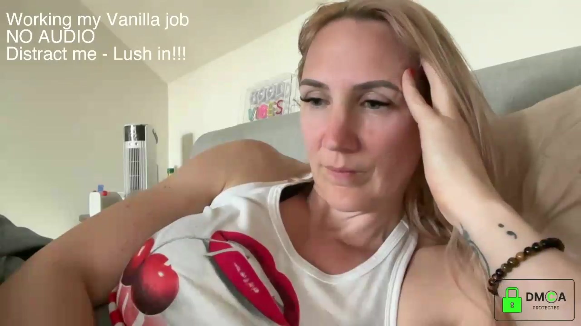 Gallery image thumbnail from Bellanoirxx's myfreecams stream on, 05/14/2026, 14:37 image 17 of 20