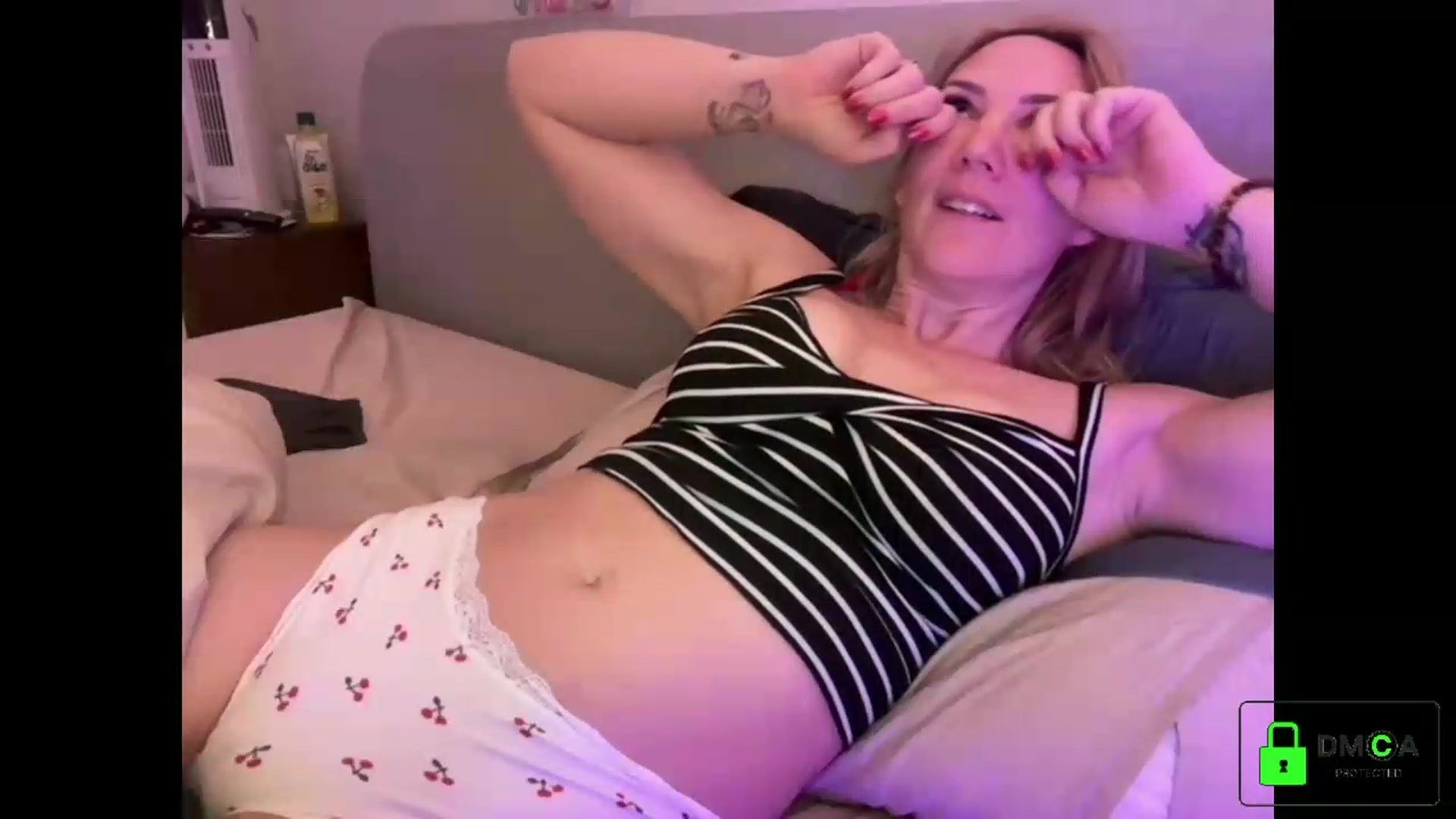 Gallery image thumbnail from Bellanoirxx's myfreecams stream on, 05/16/2026, 22:34 image 9 of 20