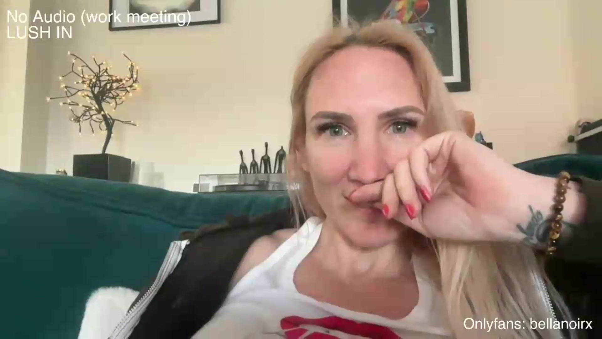 Gallery image thumbnail from Bellanoirxx's myfreecams stream on, 05/18/2026, 11:13 image 10 of 20