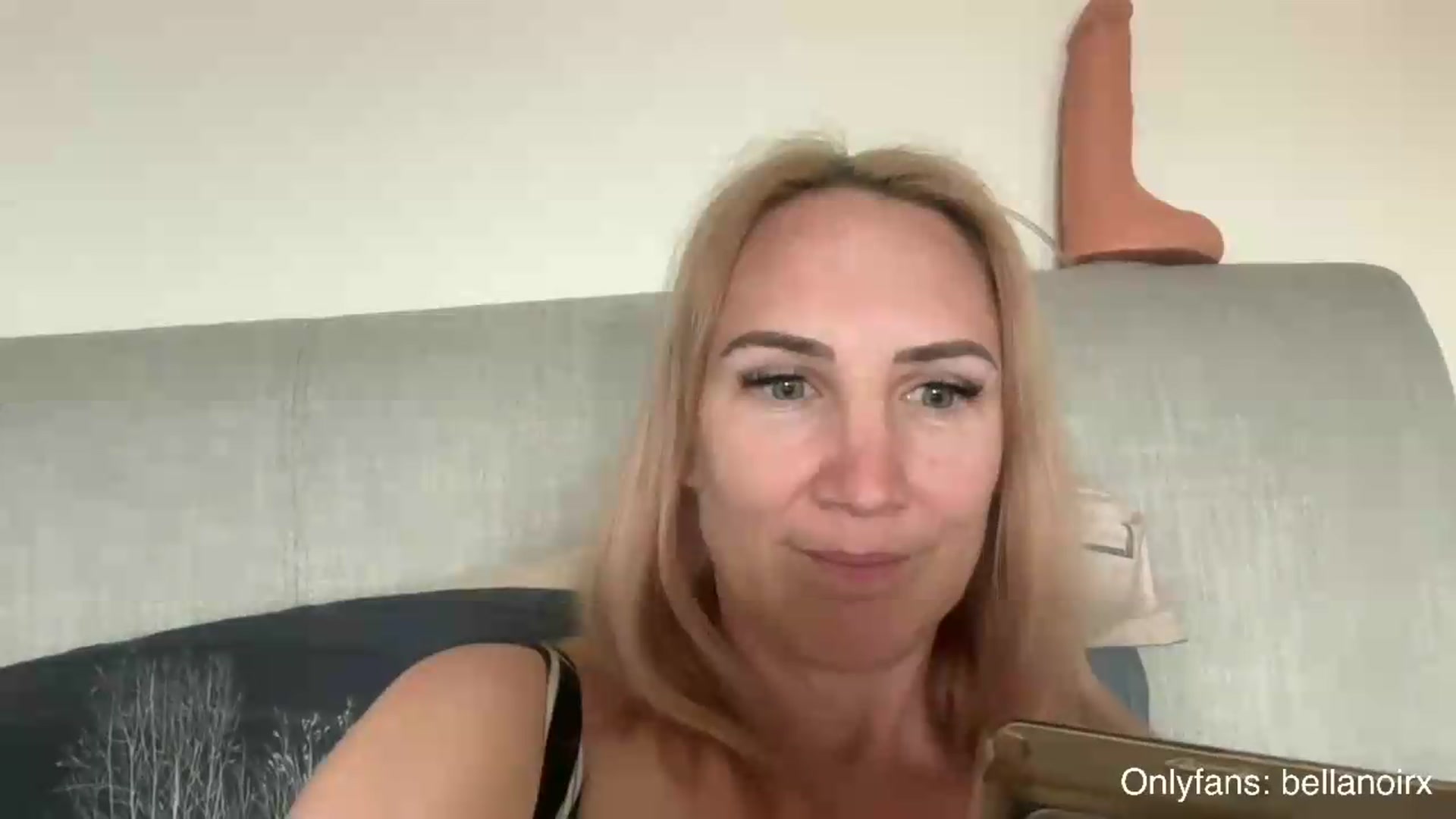 Gallery image thumbnail from Bellanoirxx's myfreecams stream on, 05/18/2026, 12:12 image 14 of 20