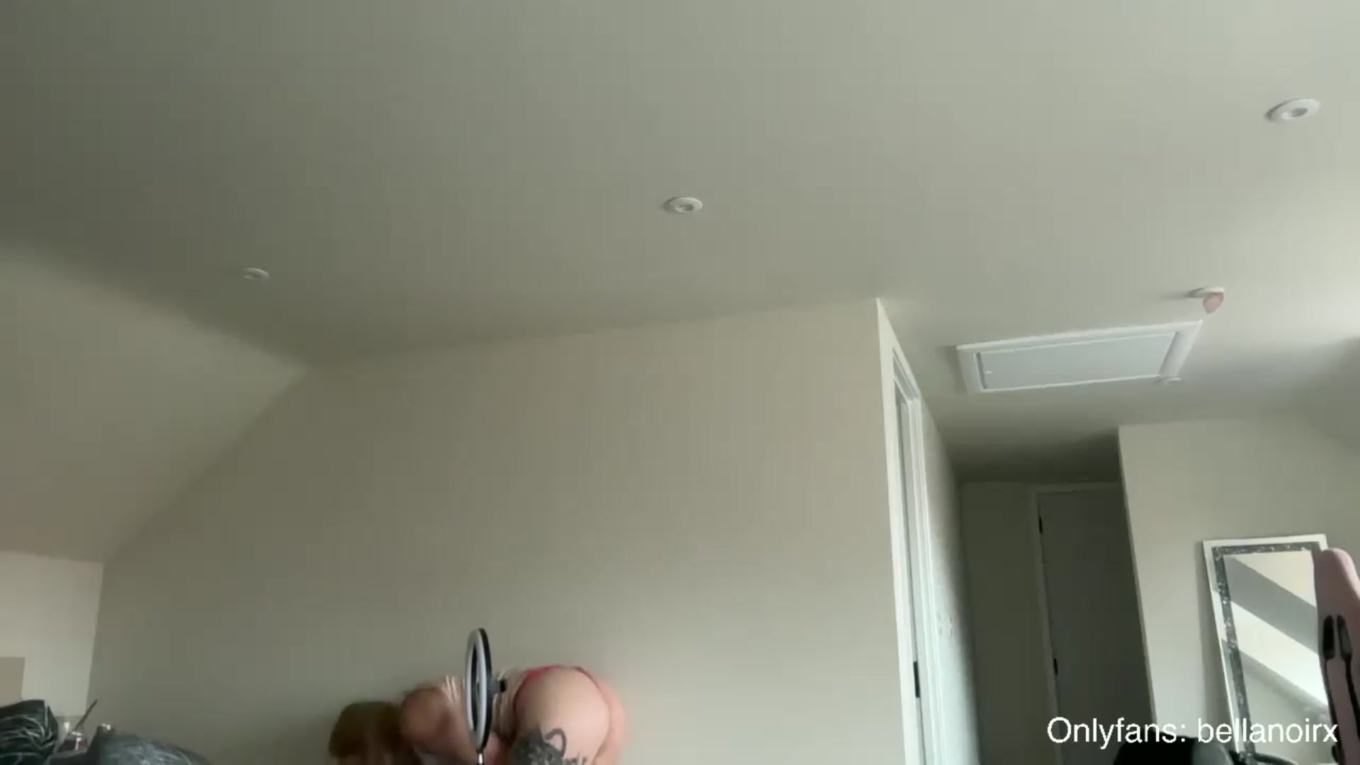 Gallery image thumbnail from Bellanoirxx's myfreecams stream on, 05/21/2026, 08:17 image 12 of 20