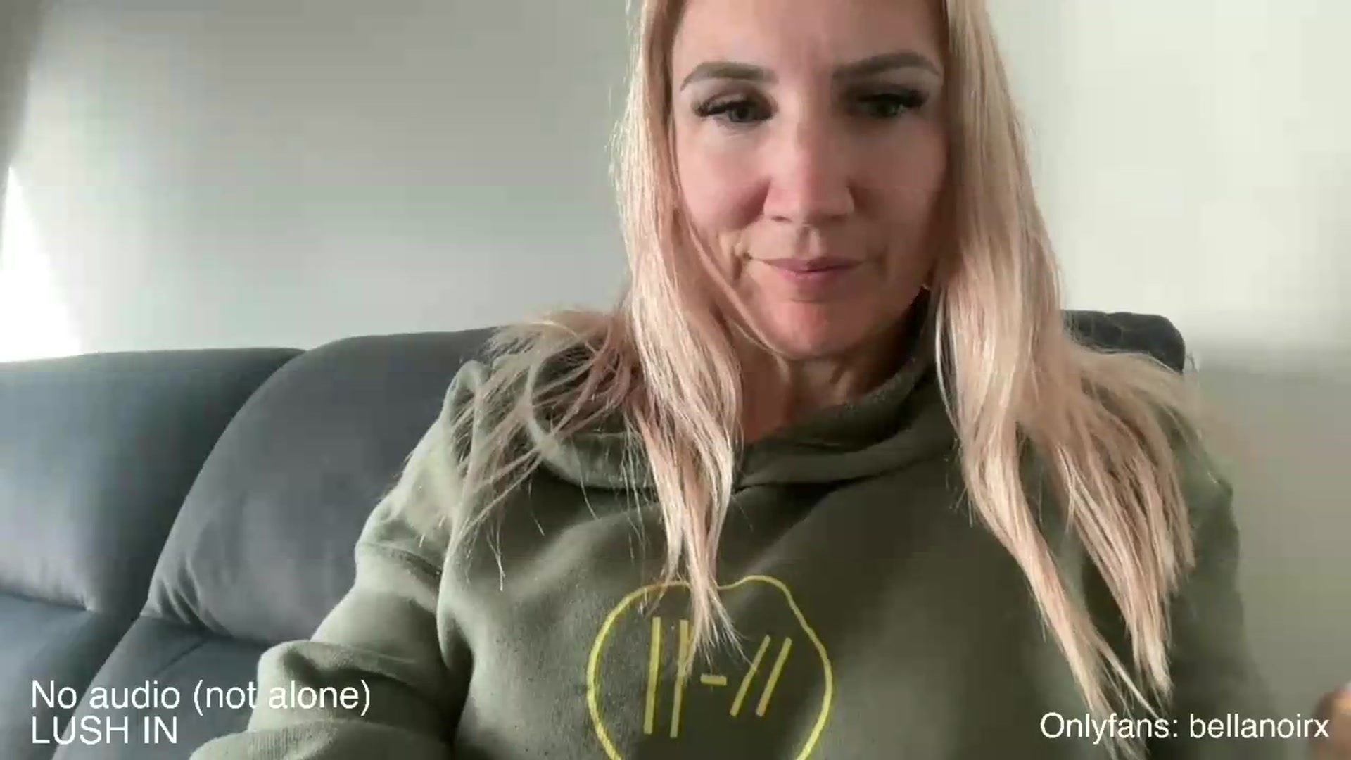 Gallery image thumbnail from Bellanoirxx's myfreecams stream on, 05/21/2026, 17:19 image 15 of 20