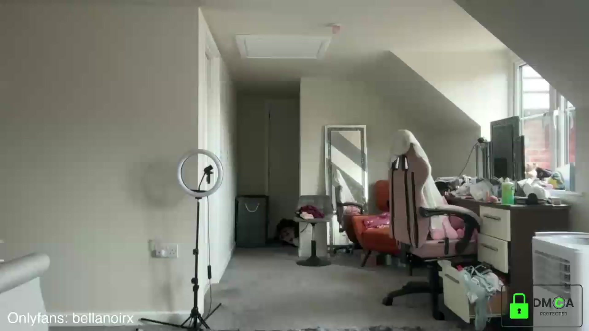 Gallery image thumbnail from Bellanoirxx's myfreecams stream on, 05/29/2026, 10:11 image 16 of 20