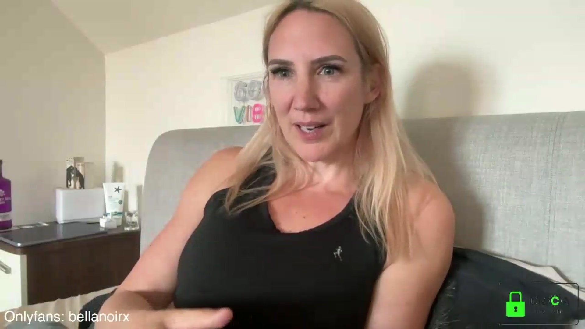 Gallery image thumbnail from Bellanoirxx's myfreecams stream on, 06/05/2026, 10:55 image 14 of 20