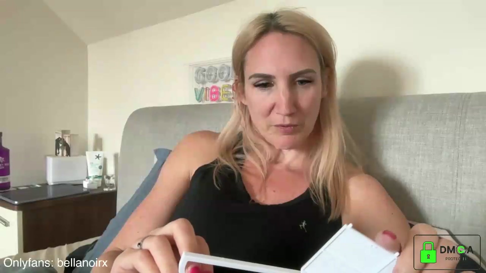 Gallery image thumbnail from Bellanoirxx's myfreecams stream on, 06/05/2026, 10:55 image 13 of 20
