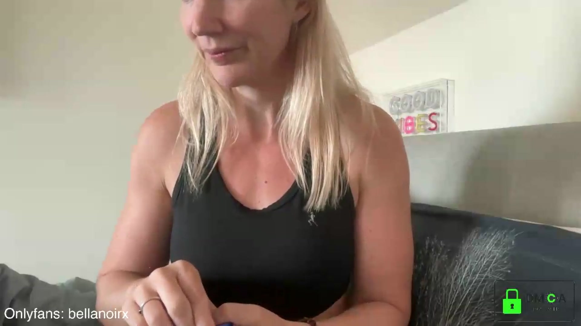 Gallery image thumbnail from Bellanoirxx's myfreecams stream on, 06/05/2026, 10:55 image 18 of 20