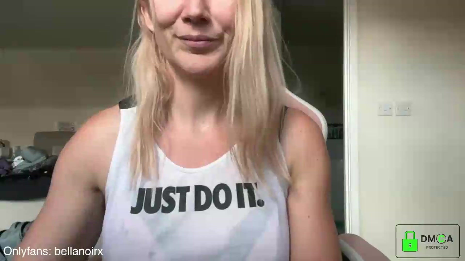 Gallery image thumbnail from Bellanoirxx's myfreecams stream on, 06/08/2026, 12:12 image 15 of 20