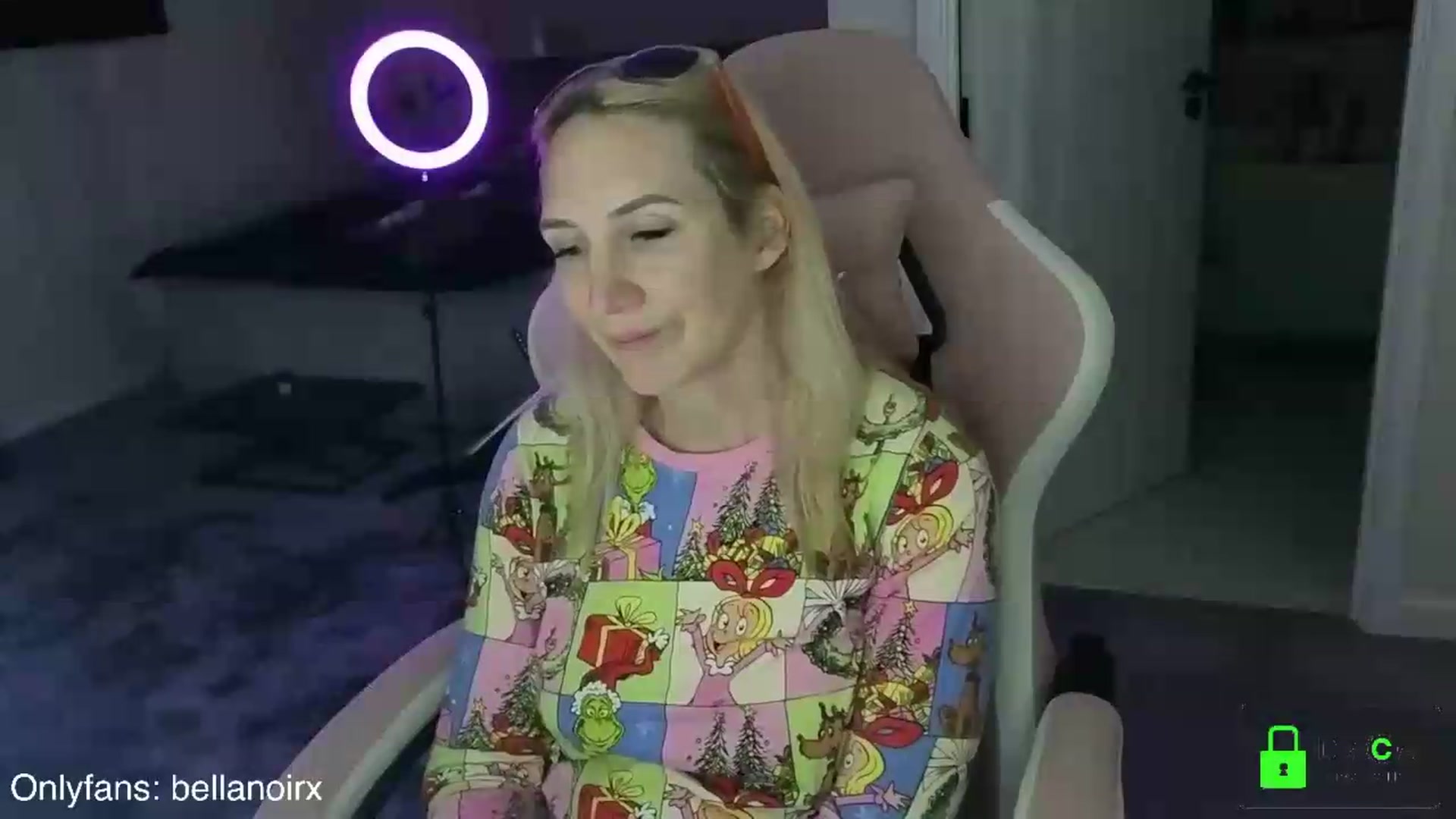 Gallery image thumbnail from Bellanoirxx's myfreecams stream on, 06/09/2026, 24:01 image 14 of 20