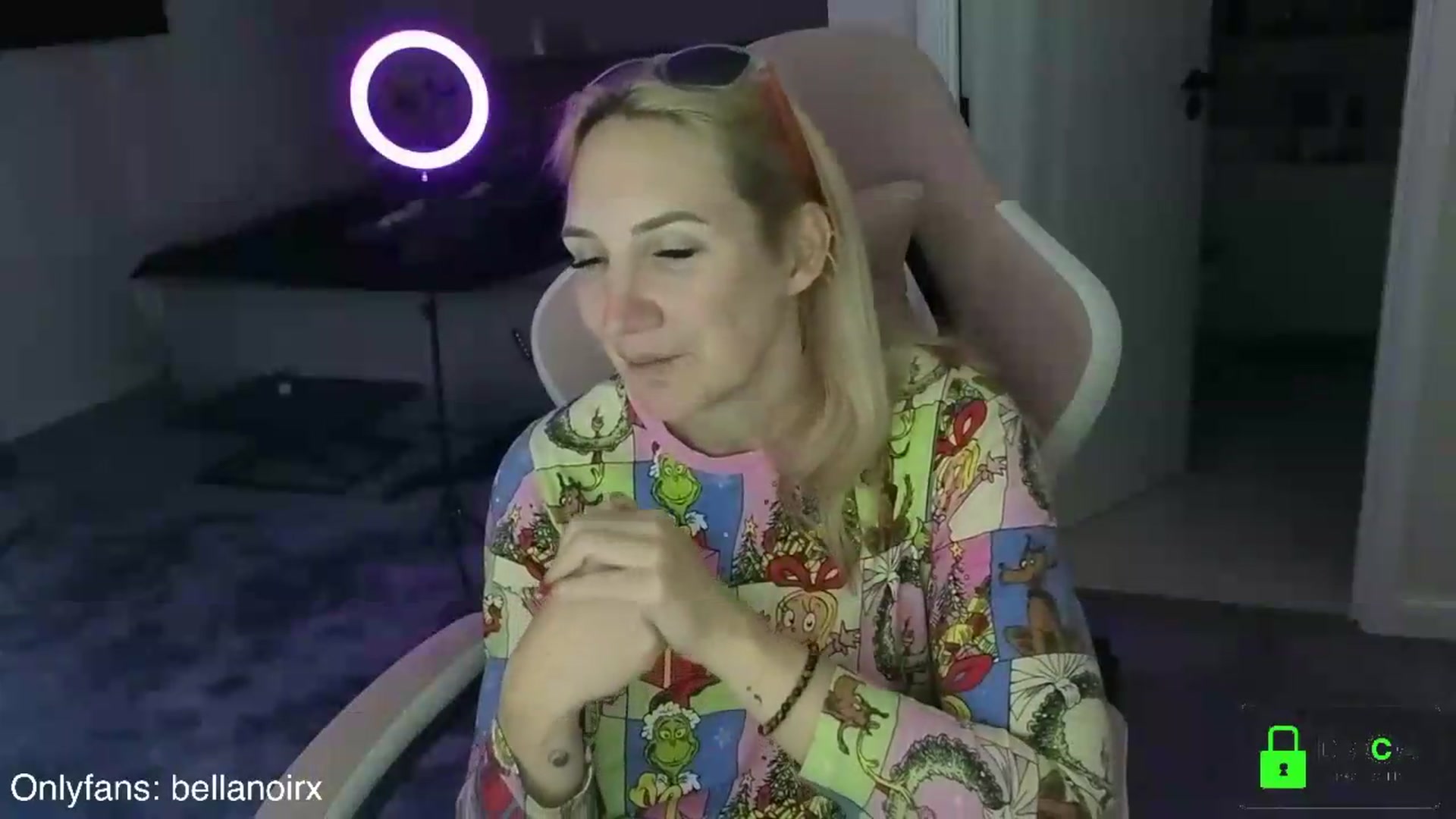 Gallery image thumbnail from Bellanoirxx's myfreecams stream on, 06/09/2026, 24:01 image 13 of 20