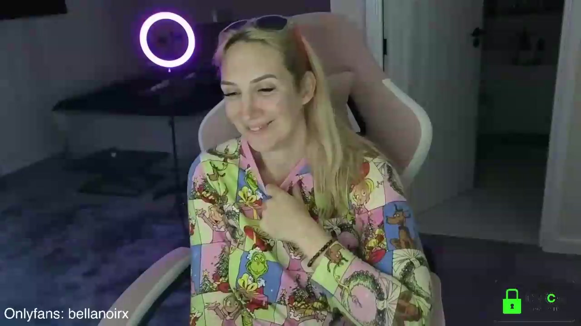 Gallery image thumbnail from Bellanoirxx's myfreecams stream on, 06/09/2026, 24:01 image 10 of 20