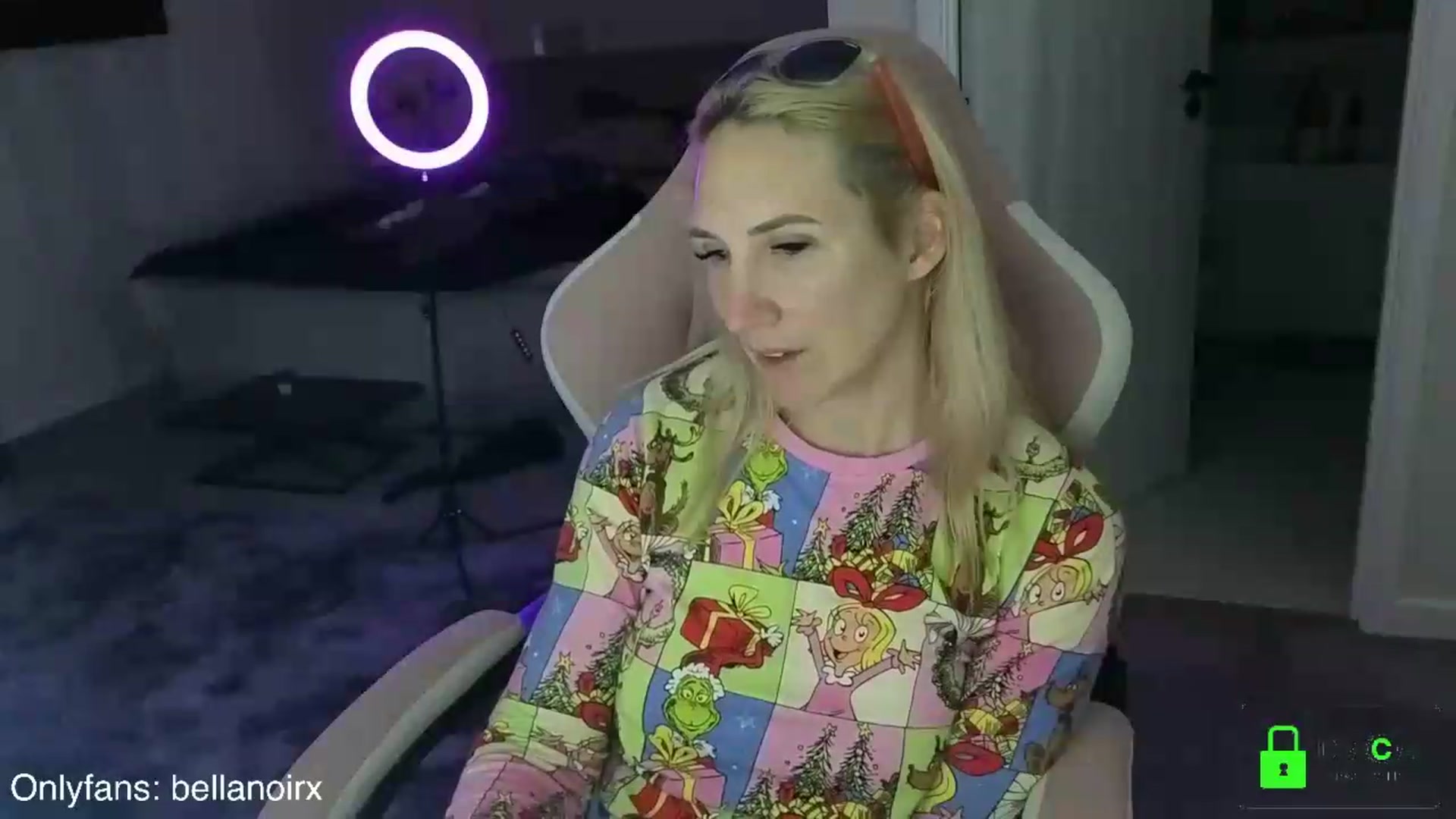 Gallery image thumbnail from Bellanoirxx's myfreecams stream on, 06/09/2026, 24:01 image 15 of 20