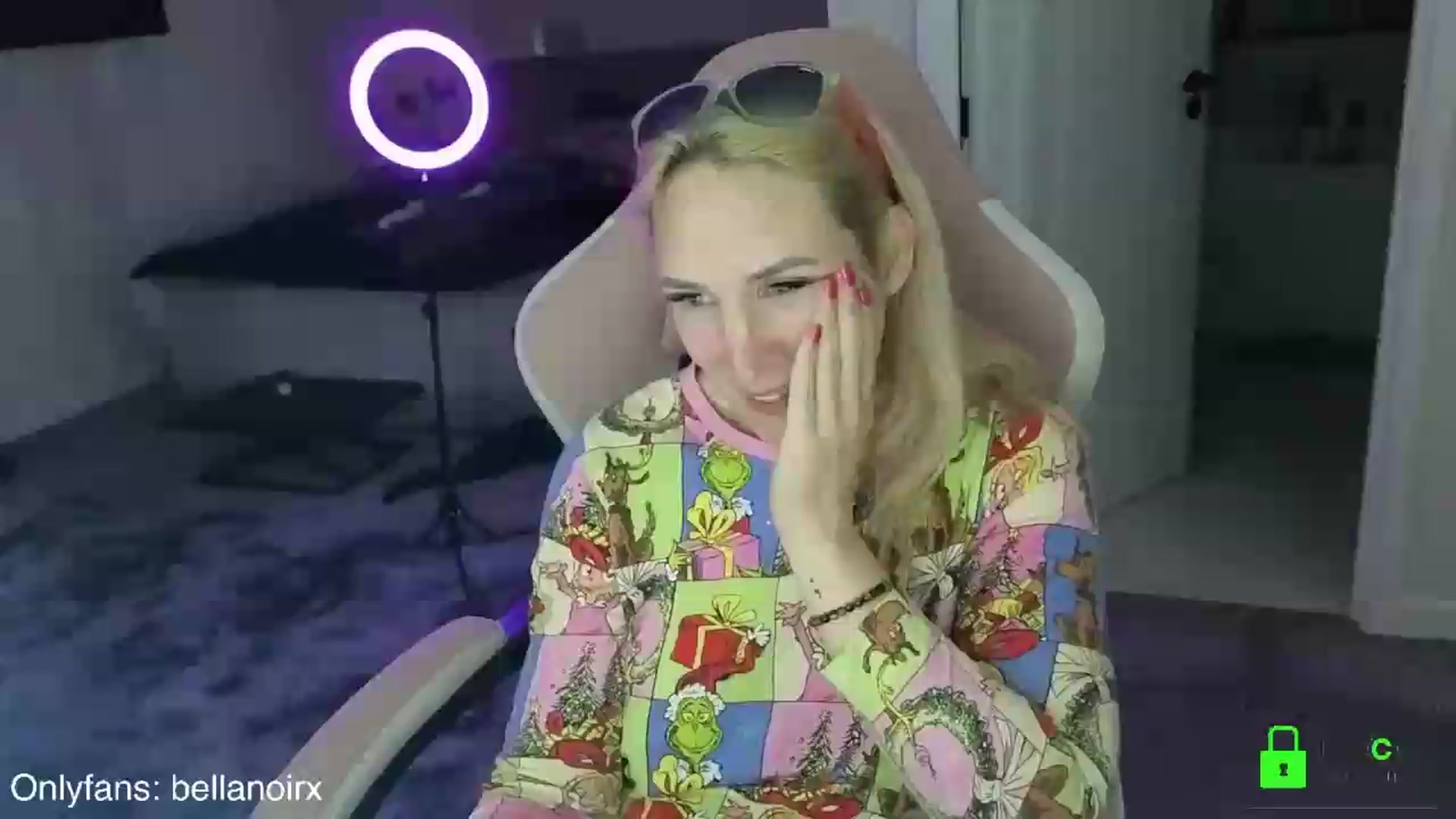 Gallery image thumbnail from Bellanoirxx's myfreecams stream on, 06/09/2026, 24:01 image 11 of 20