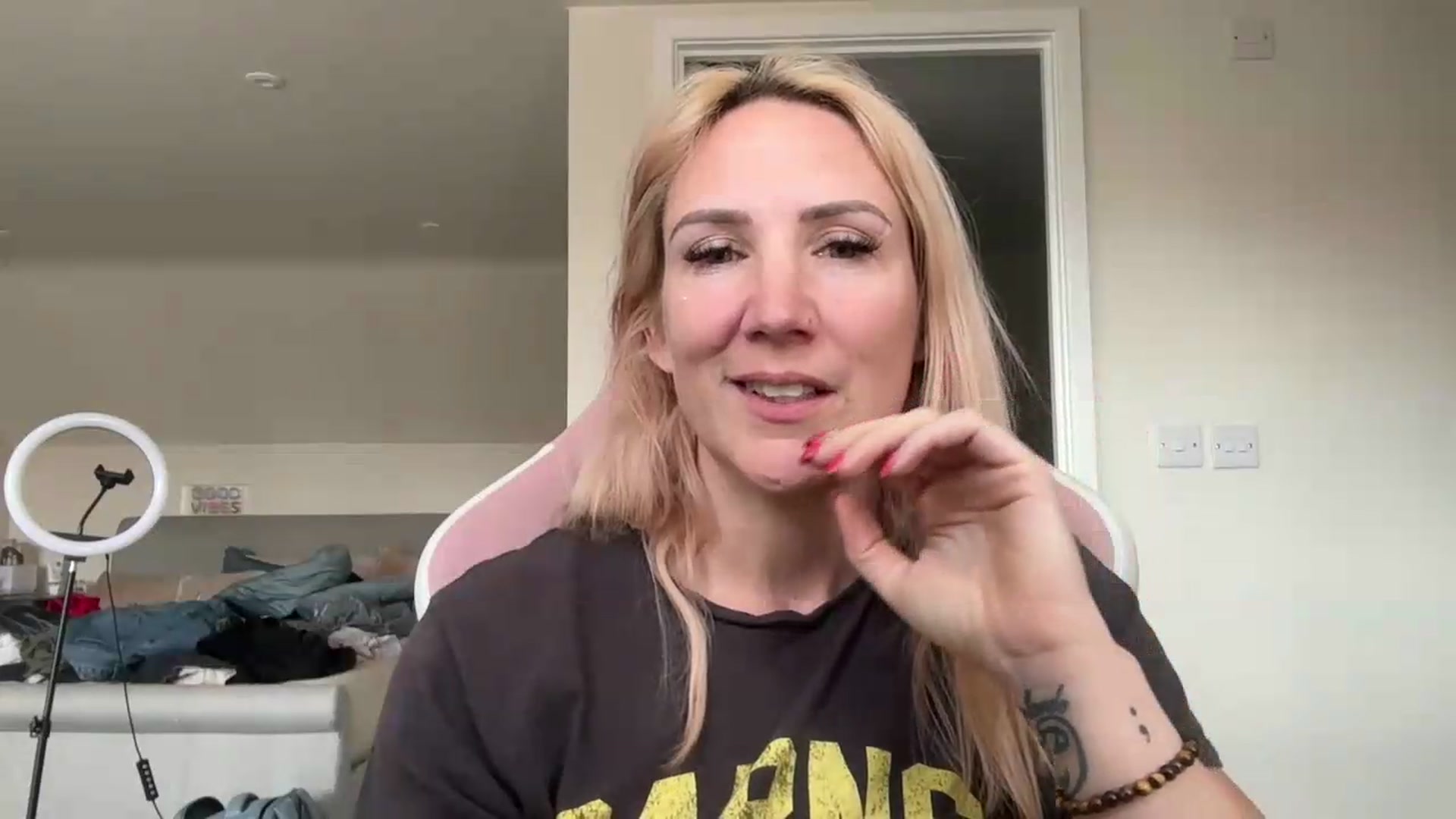 Gallery image thumbnail from Bellanoirxx's myfreecams stream on, 06/09/2026, 09:05 image 16 of 20