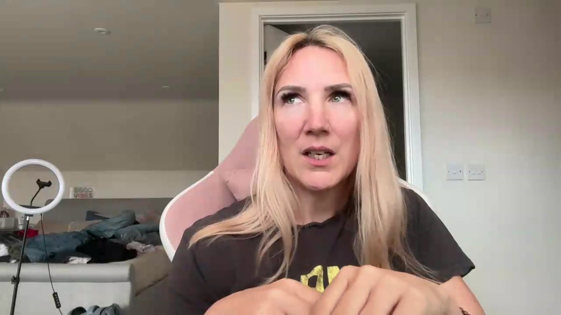Gallery image thumbnail from Bellanoirxx's myfreecams stream on, 06/09/2026, 09:05 image 12 of 20