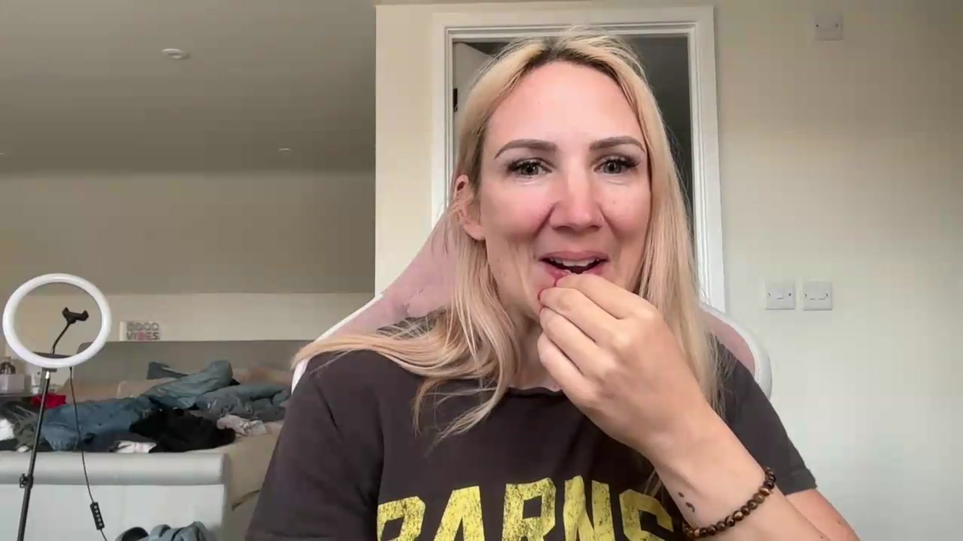 Gallery image thumbnail from Bellanoirxx's myfreecams stream on, 06/09/2026, 09:05 image 7 of 20