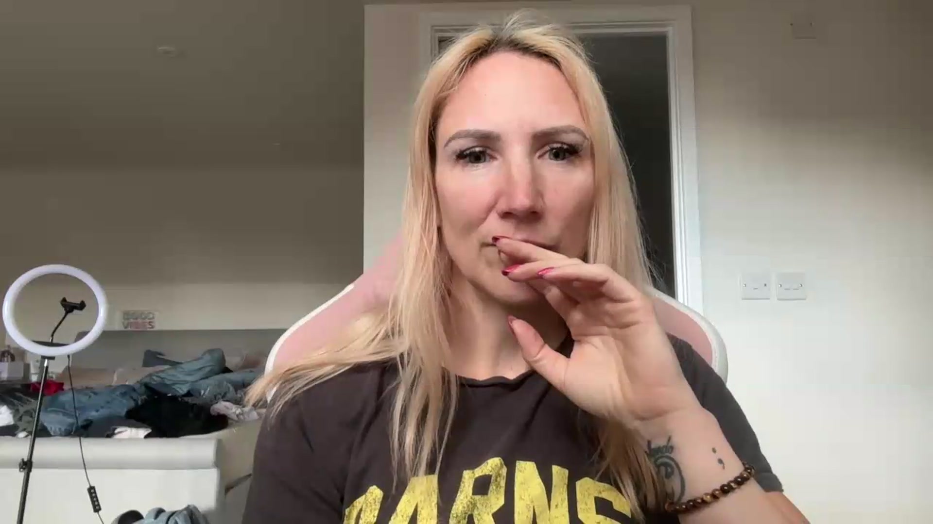 Gallery image thumbnail from Bellanoirxx's myfreecams stream on, 06/09/2026, 09:05 image 11 of 20