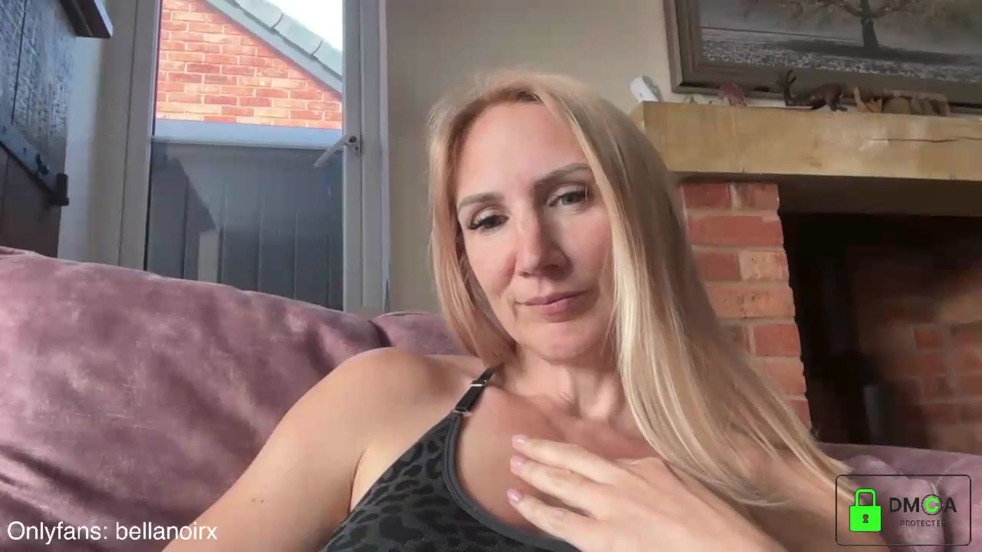 Gallery image thumbnail from Bellanoirxx's myfreecams stream on, 06/12/2026, 16:14 image 18 of 20