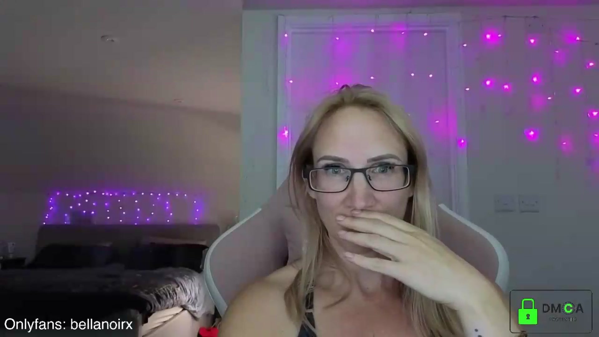 Gallery image thumbnail from Bellanoirxx's myfreecams stream on, 06/12/2026, 22:10 image 2 of 20